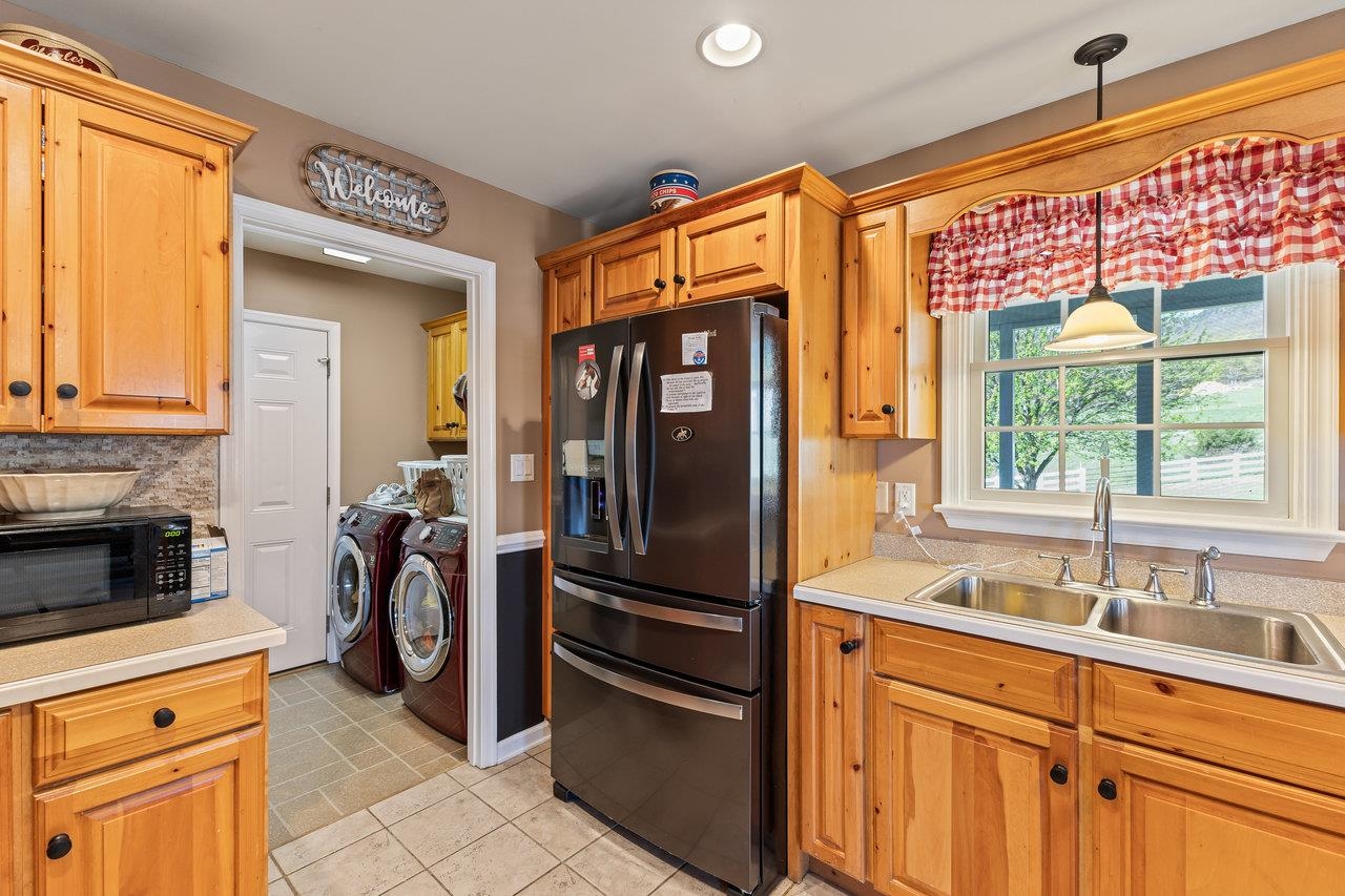 796 BATTLECREEK RD, STANLEY, Virginia 22851, 3 Bedrooms Bedrooms, ,3 BathroomsBathrooms,Residential,796 BATTLECREEK RD,663347 MLS # 663347