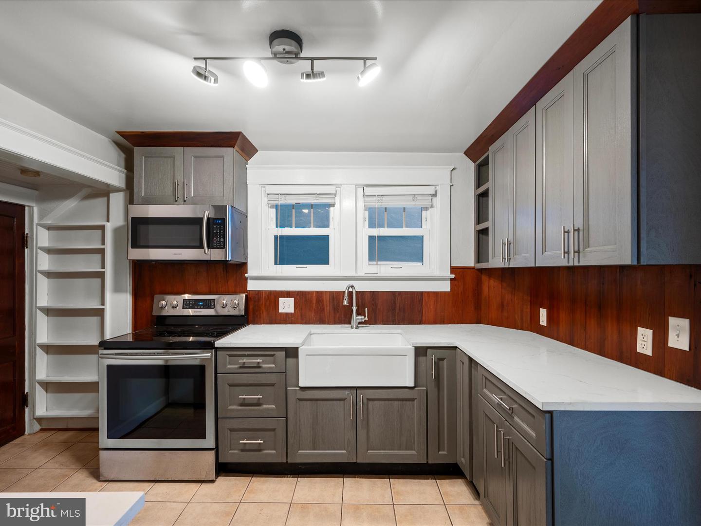 107 E MONMOUTH ST, WINCHESTER, Virginia 22601, 3 Bedrooms Bedrooms, ,1 BathroomBathrooms,Residential,For sale,107 E MONMOUTH ST,VAWI2007482 MLS # VAWI2007482