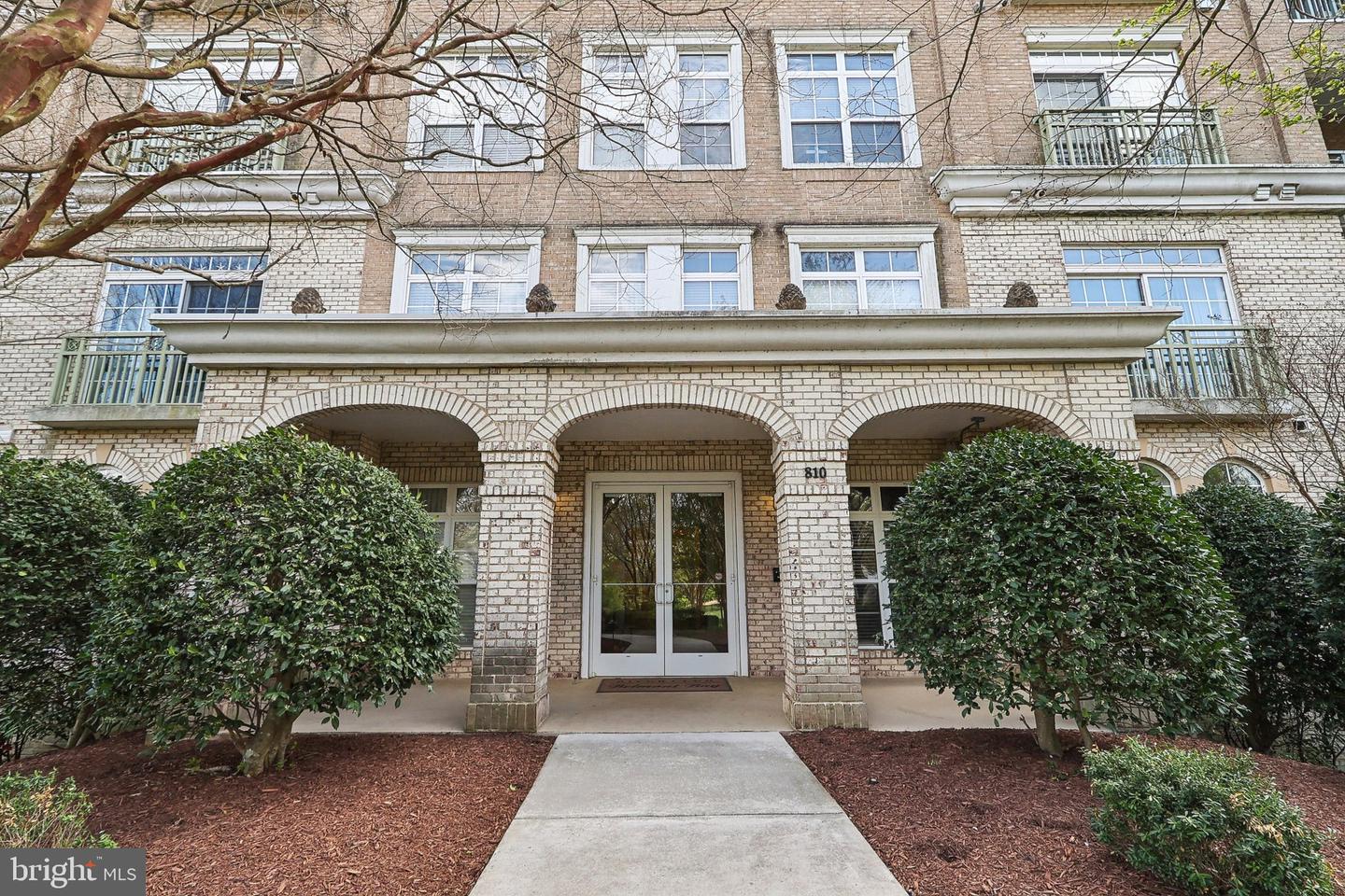 810 BELMONT BAY DR #102, WOODBRIDGE, Virginia 22191, 2 Bedrooms Bedrooms, ,2 BathroomsBathrooms,Residential,For sale,810 BELMONT BAY DR #102,VAPW2091658 MLS # VAPW2091658