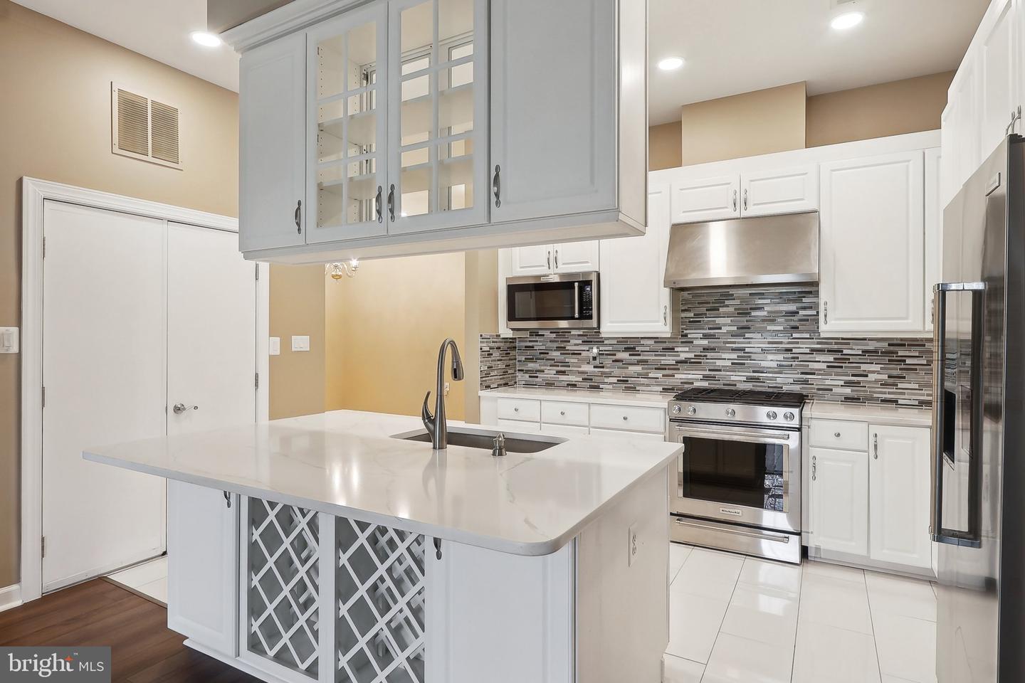 810 BELMONT BAY DR #102, WOODBRIDGE, Virginia 22191, 2 Bedrooms Bedrooms, ,2 BathroomsBathrooms,Residential,For sale,810 BELMONT BAY DR #102,VAPW2091658 MLS # VAPW2091658