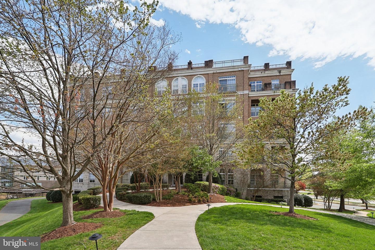 810 BELMONT BAY DR #102, WOODBRIDGE, Virginia 22191, 2 Bedrooms Bedrooms, ,2 BathroomsBathrooms,Residential,For sale,810 BELMONT BAY DR #102,VAPW2091658 MLS # VAPW2091658
