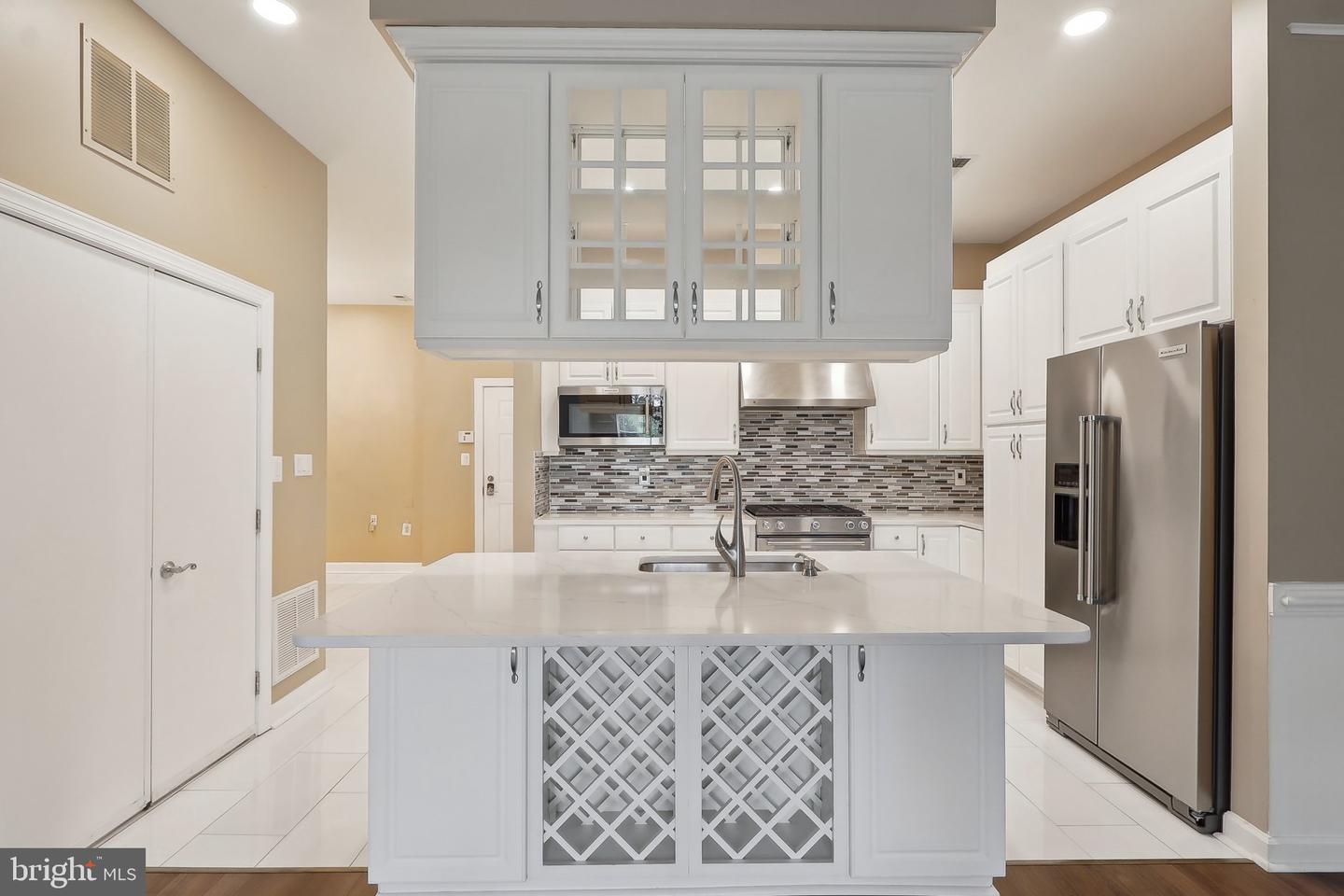 810 BELMONT BAY DR #102, WOODBRIDGE, Virginia 22191, 2 Bedrooms Bedrooms, ,2 BathroomsBathrooms,Residential,For sale,810 BELMONT BAY DR #102,VAPW2091658 MLS # VAPW2091658