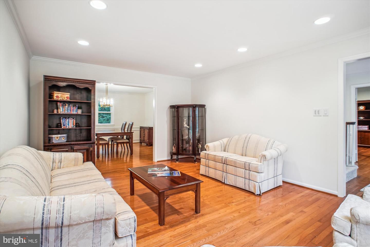3430 VALEWOOD DR, OAKTON, Virginia 22124, 4 Bedrooms Bedrooms, ,2 BathroomsBathrooms,Residential,For sale,3430 VALEWOOD DR,VAFX2233182 MLS # VAFX2233182