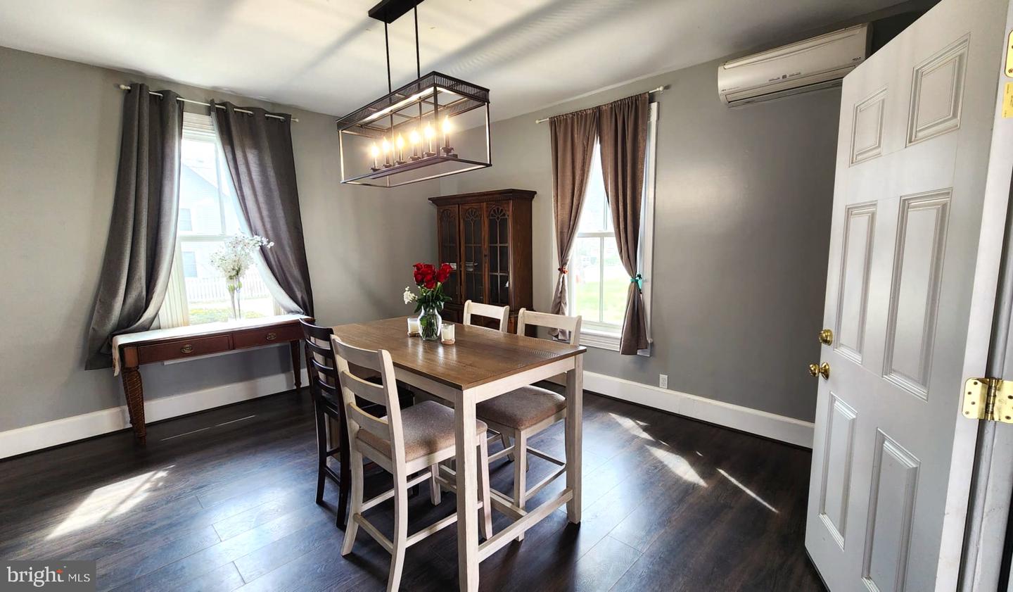404 N FRANKLIN ST, REMINGTON, Virginia 22734, 4 Bedrooms Bedrooms, ,2 BathroomsBathrooms,Residential,For sale,404 N FRANKLIN ST,VAFQ2016240 MLS # VAFQ2016240