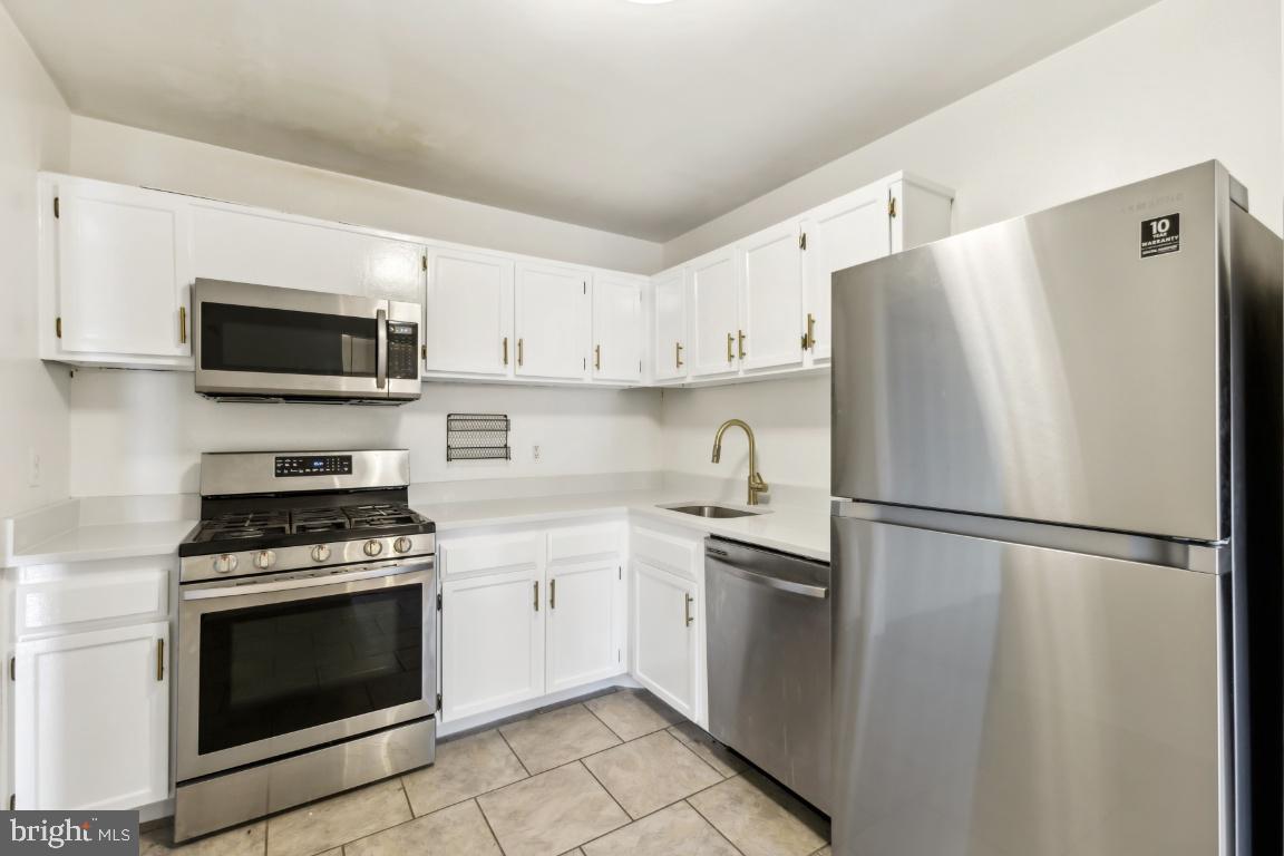 7804 DASSETT CT #202, ANNANDALE, Virginia 22003, 2 Bedrooms Bedrooms, ,2 BathroomsBathrooms,Residential,For sale,7804 DASSETT CT #202,VAFX2234146 MLS # VAFX2234146