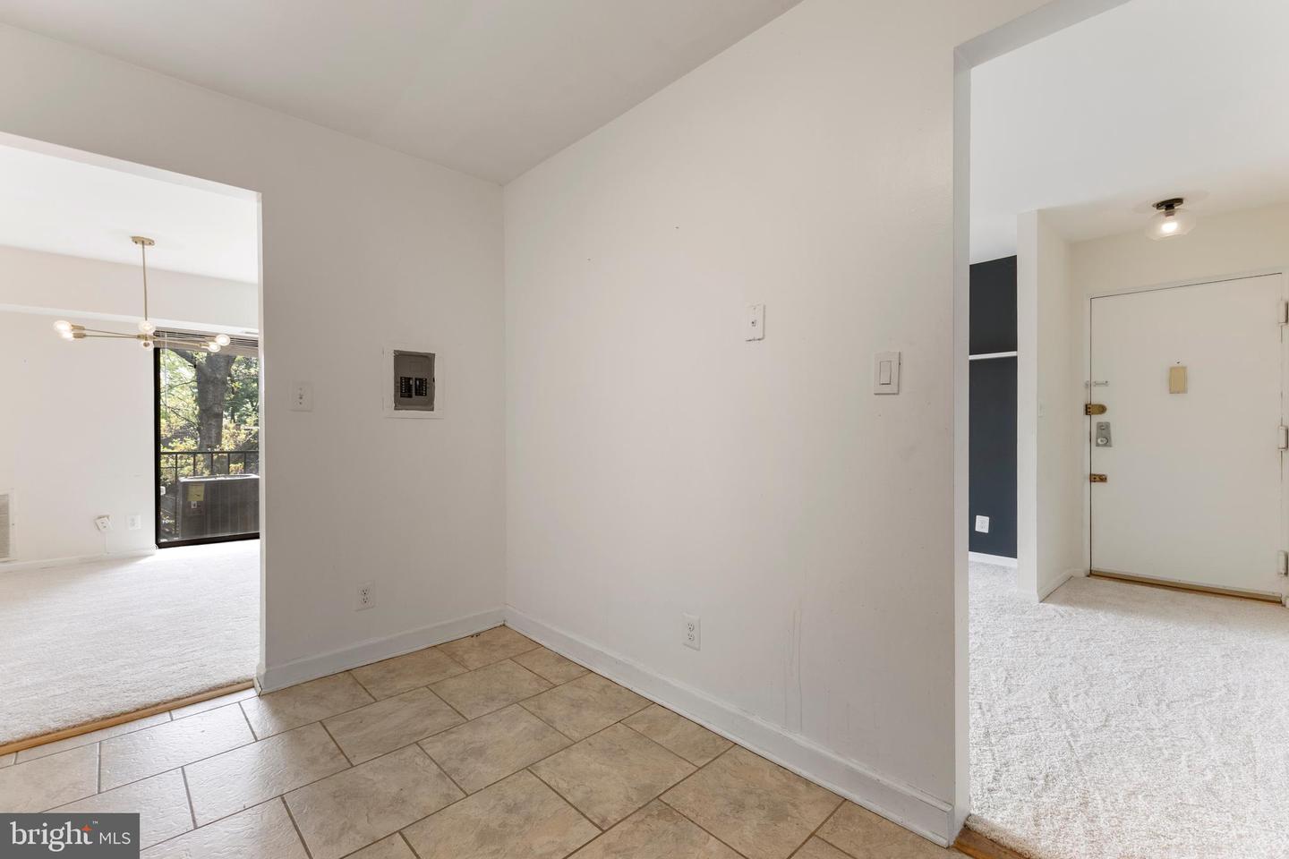 7804 DASSETT CT #202, ANNANDALE, Virginia 22003, 2 Bedrooms Bedrooms, ,2 BathroomsBathrooms,Residential,For sale,7804 DASSETT CT #202,VAFX2234146 MLS # VAFX2234146