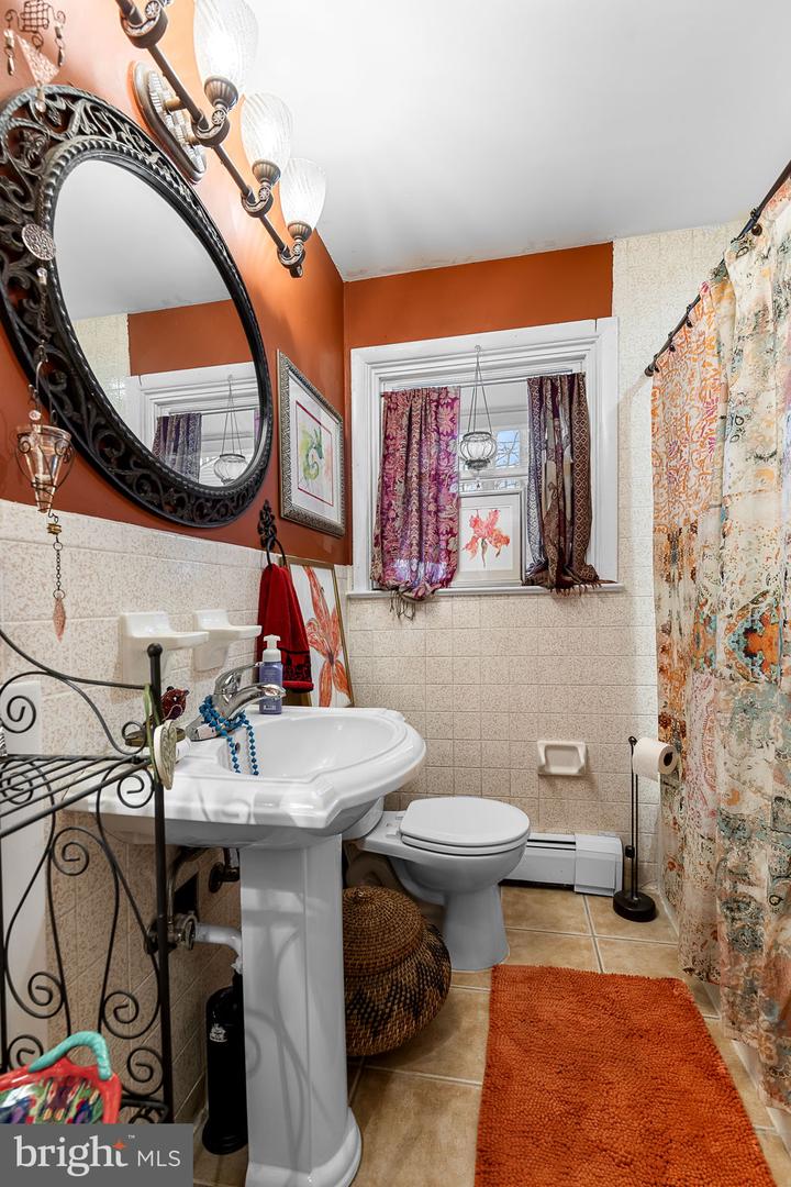 1008 HARBOUR DR, STAFFORD, Virginia 22554, 4 Bedrooms Bedrooms, ,3 BathroomsBathrooms,Residential,For sale,1008 HARBOUR DR,VAST2037948 MLS # VAST2037948