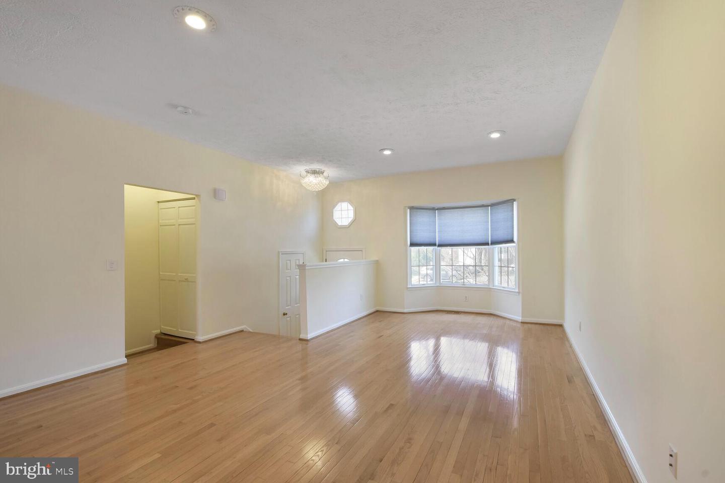 13417 ELEVATION LN, HERNDON, Virginia 20171, 4 Bedrooms Bedrooms, ,3 BathroomsBathrooms,Residential,For sale,13417 ELEVATION LN,VAFX2225678 MLS # VAFX2225678