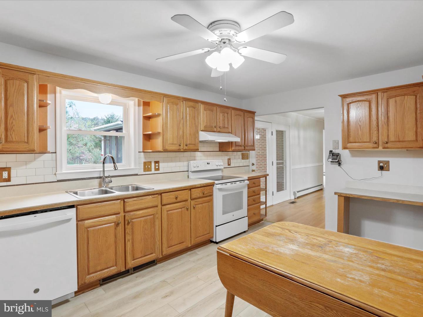 449 FAIRVIEW CIR, WOODSTOCK, Virginia 22664, 4 Bedrooms Bedrooms, ,3 BathroomsBathrooms,Residential,For sale,449 FAIRVIEW CIR,VASH2011128 MLS # VASH2011128
