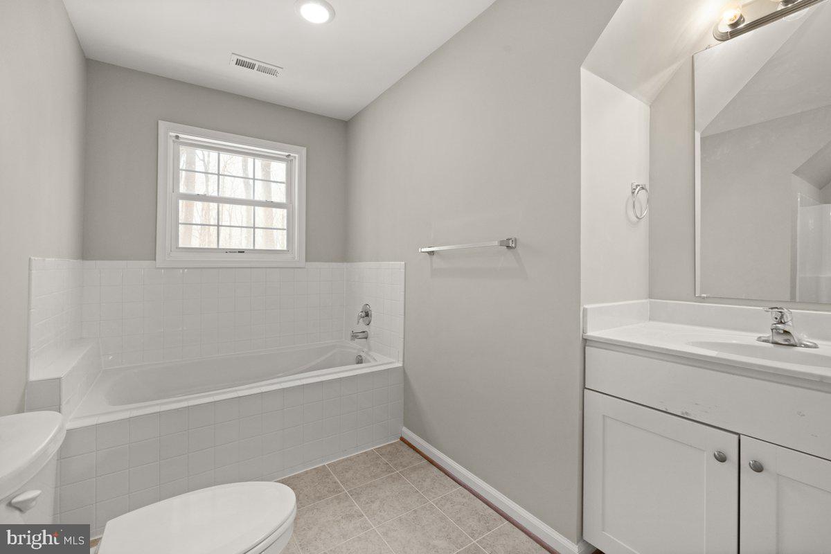 531 CHIPMUNK TRAIL LN, LINDEN, Virginia 22642, 3 Bedrooms Bedrooms, ,2 BathroomsBathrooms,Residential,For sale,531 CHIPMUNK TRAIL LN,VAWR2010888 MLS # VAWR2010888