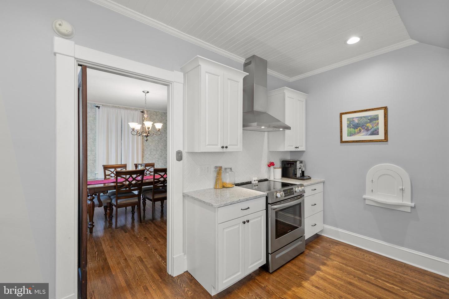 529 N BRADDOCK ST, WINCHESTER, Virginia 22601, 3 Bedrooms Bedrooms, ,2 BathroomsBathrooms,Residential,For sale,529 N BRADDOCK ST,VAWI2007516 MLS # VAWI2007516