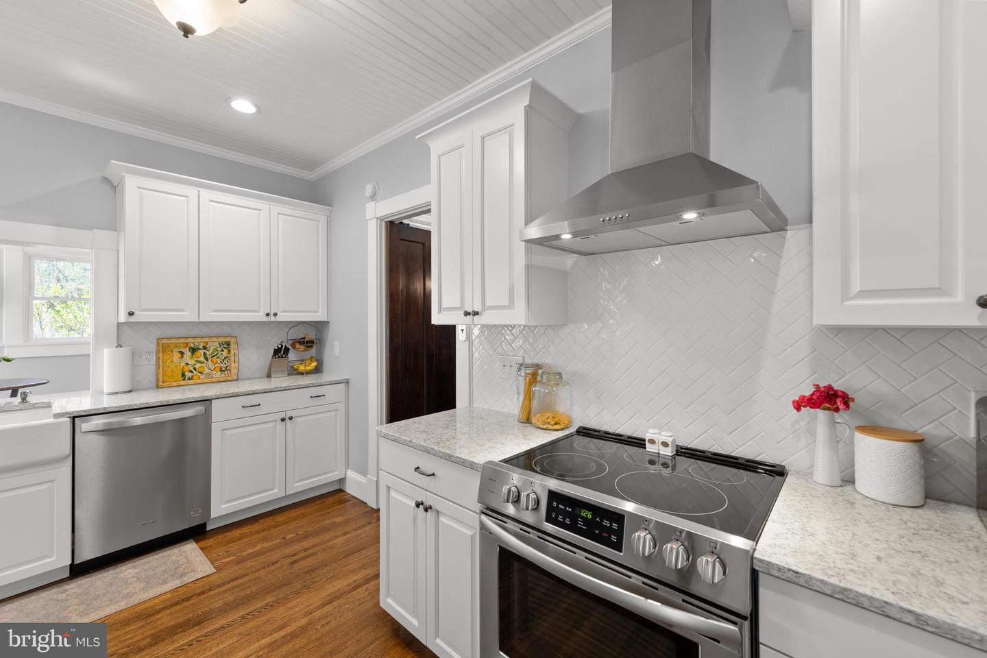 529 N BRADDOCK ST, WINCHESTER, Virginia 22601, 3 Bedrooms Bedrooms, ,2 BathroomsBathrooms,Residential,For sale,529 N BRADDOCK ST,VAWI2007516 MLS # VAWI2007516