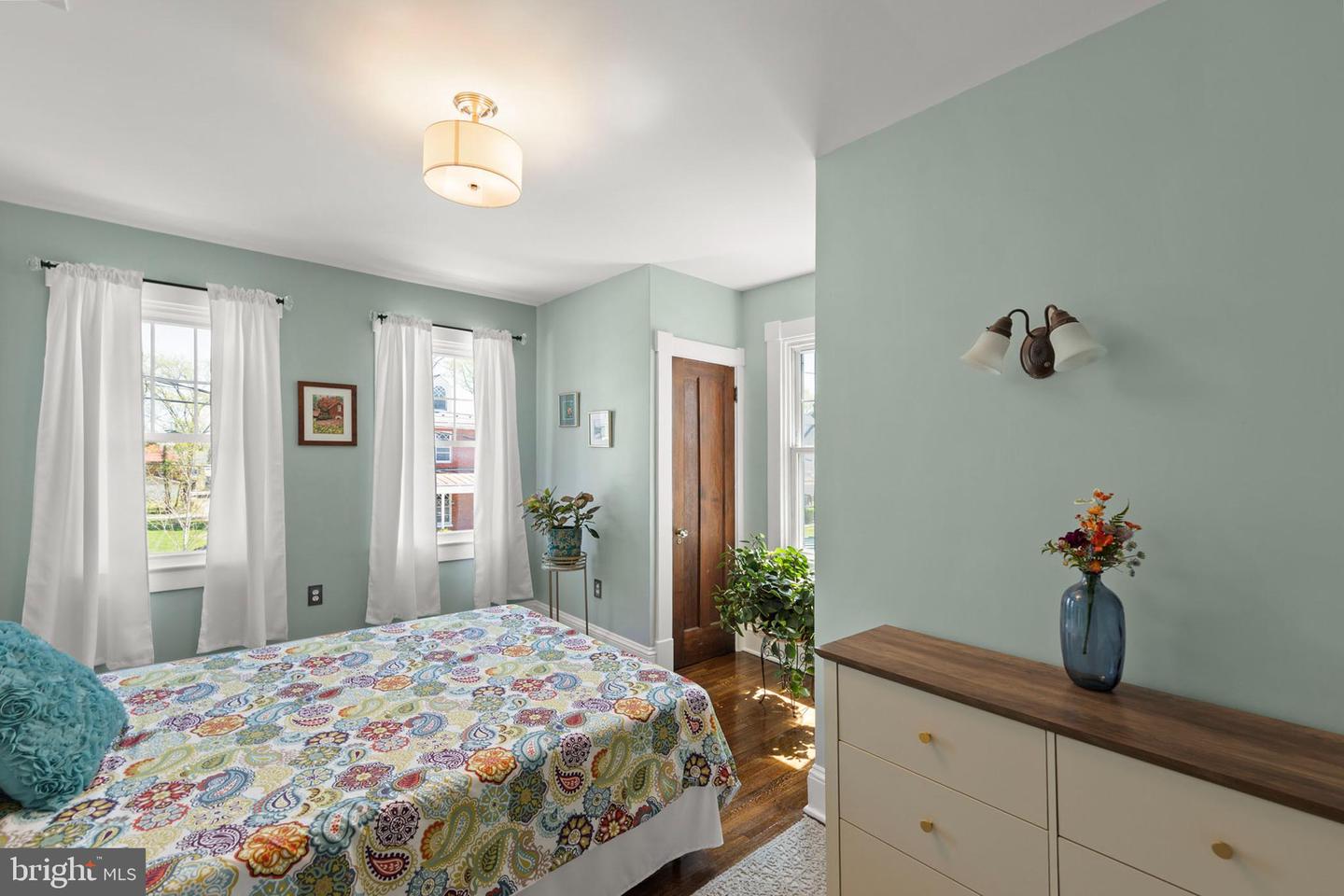 529 N BRADDOCK ST, WINCHESTER, Virginia 22601, 3 Bedrooms Bedrooms, ,2 BathroomsBathrooms,Residential,For sale,529 N BRADDOCK ST,VAWI2007516 MLS # VAWI2007516