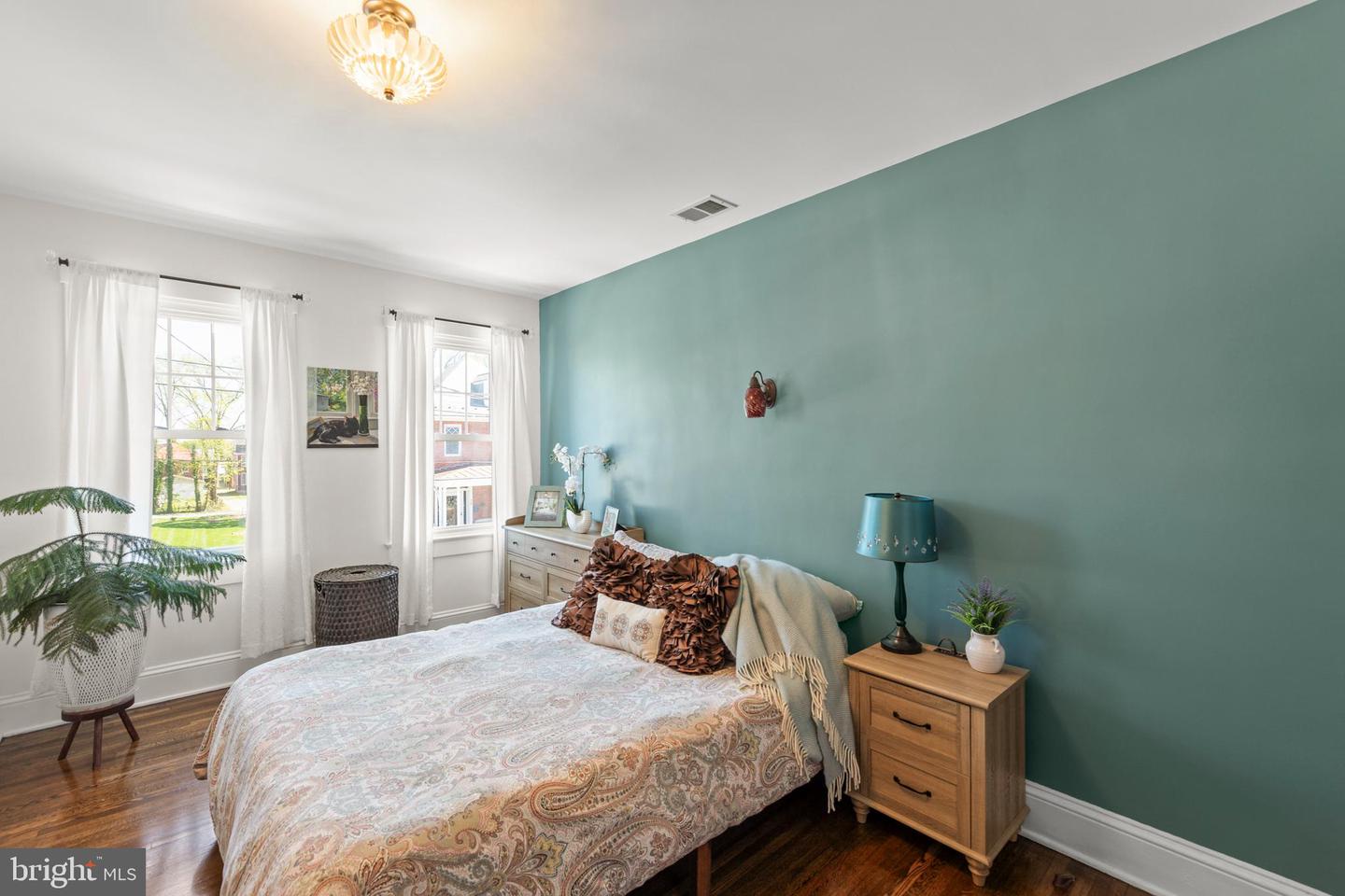 529 N BRADDOCK ST, WINCHESTER, Virginia 22601, 3 Bedrooms Bedrooms, ,2 BathroomsBathrooms,Residential,For sale,529 N BRADDOCK ST,VAWI2007516 MLS # VAWI2007516