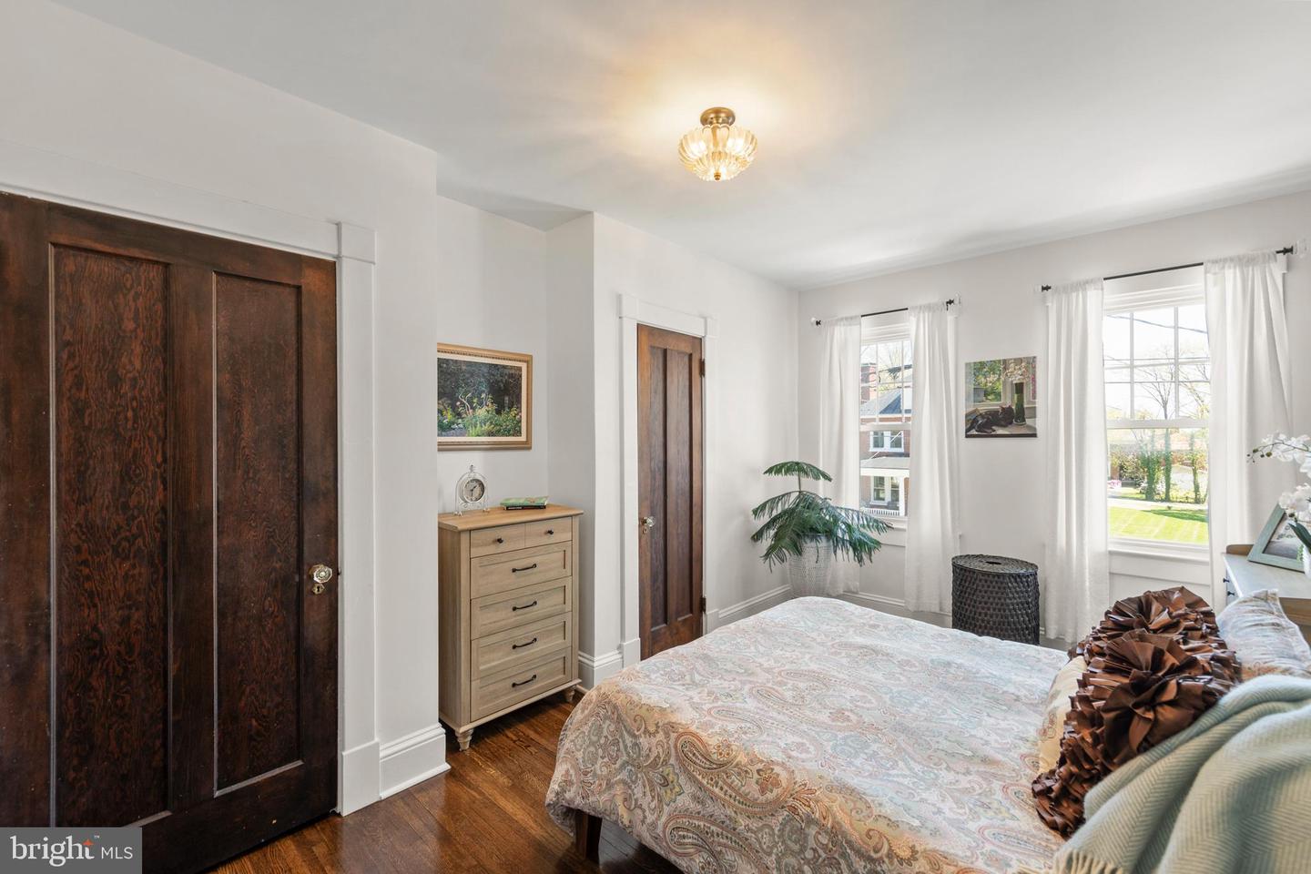 529 N BRADDOCK ST, WINCHESTER, Virginia 22601, 3 Bedrooms Bedrooms, ,2 BathroomsBathrooms,Residential,For sale,529 N BRADDOCK ST,VAWI2007516 MLS # VAWI2007516