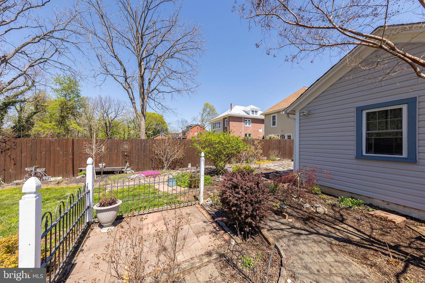 529 N BRADDOCK ST, WINCHESTER, Virginia 22601, 3 Bedrooms Bedrooms, ,2 BathroomsBathrooms,Residential,For sale,529 N BRADDOCK ST,VAWI2007516 MLS # VAWI2007516