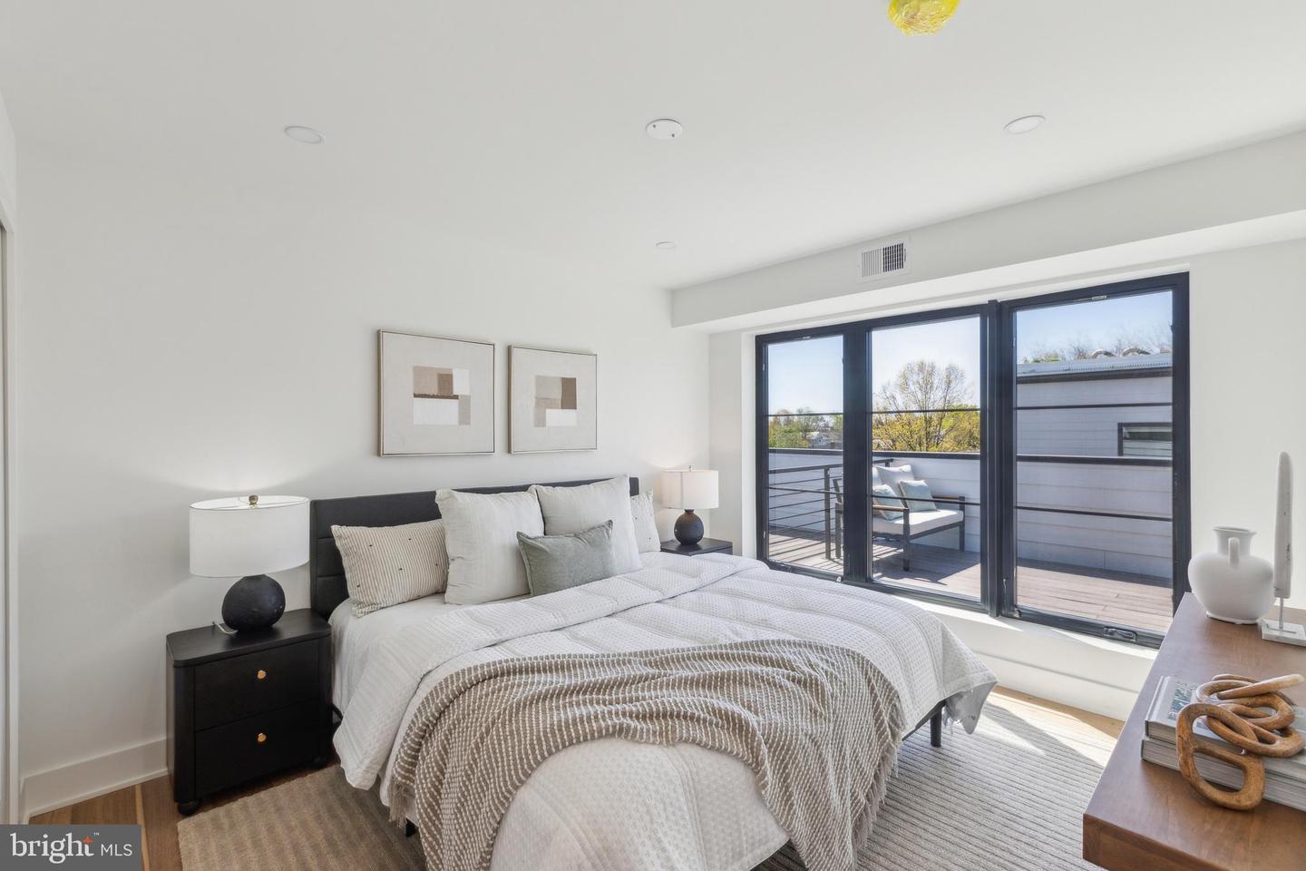 7125 GEORGIA AVENUE NW #9, WASHINGTON, District Of Columbia 20012, 2 Bedrooms Bedrooms, ,2 BathroomsBathrooms,Residential,For sale,7125 GEORGIA AVENUE NW #9,DCDC2195500 MLS # DCDC2195500