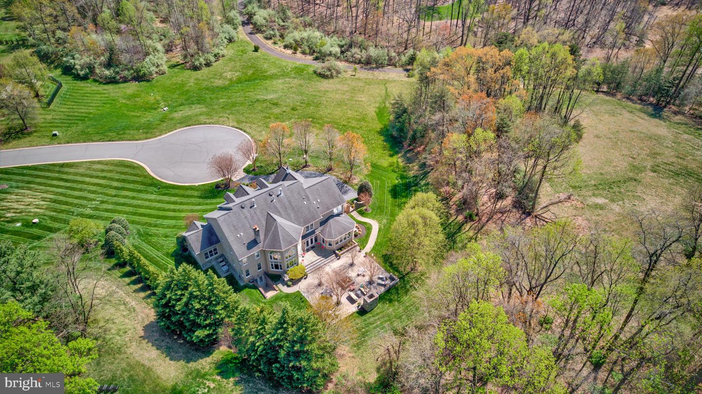 11050 HEATHLAND DR, OAKTON, Virginia 22124, 4 Bedrooms Bedrooms, ,5 BathroomsBathrooms,Residential,For sale,11050 HEATHLAND DR,VAFX2234186 MLS # VAFX2234186