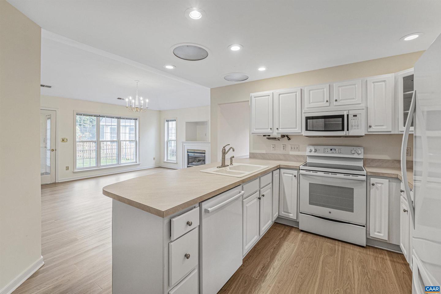 1054 AUTUMN HILL CT, CROZET, Virginia 22932, 3 Bedrooms Bedrooms, ,2 BathroomsBathrooms,Residential,For sale,1054 AUTUMN HILL CT,663211 MLS # 663211