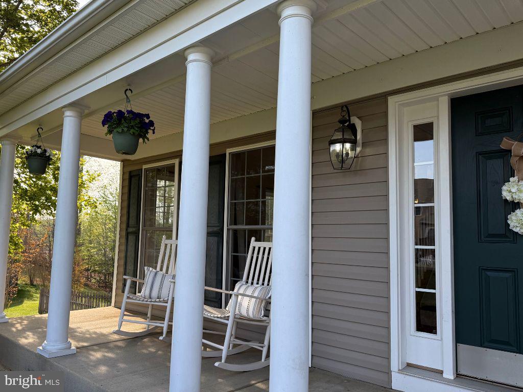 15 SHADOWBROOK LN, FREDERICKSBURG, Virginia 22406, 5 Bedrooms Bedrooms, ,3 BathroomsBathrooms,Residential,For sale,15 SHADOWBROOK LN,VAST2037854 MLS # VAST2037854
