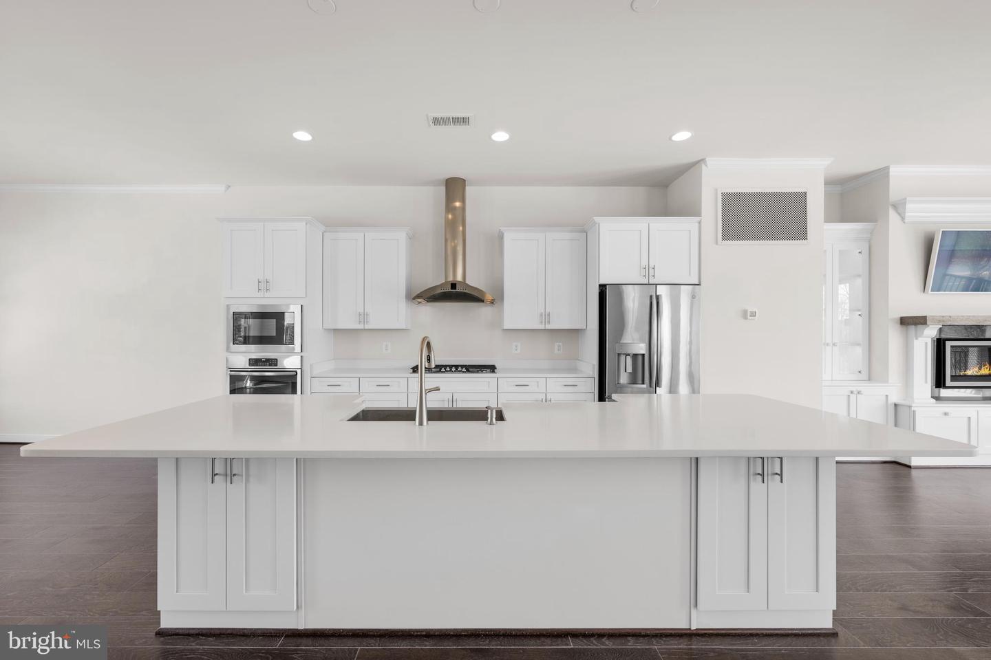 23112 SULLIVANS COVE SQ, BRAMBLETON, Virginia 20148, 3 Bedrooms Bedrooms, ,2 BathroomsBathrooms,Residential,For sale,23112 SULLIVANS COVE SQ,VALO2094026 MLS # VALO2094026