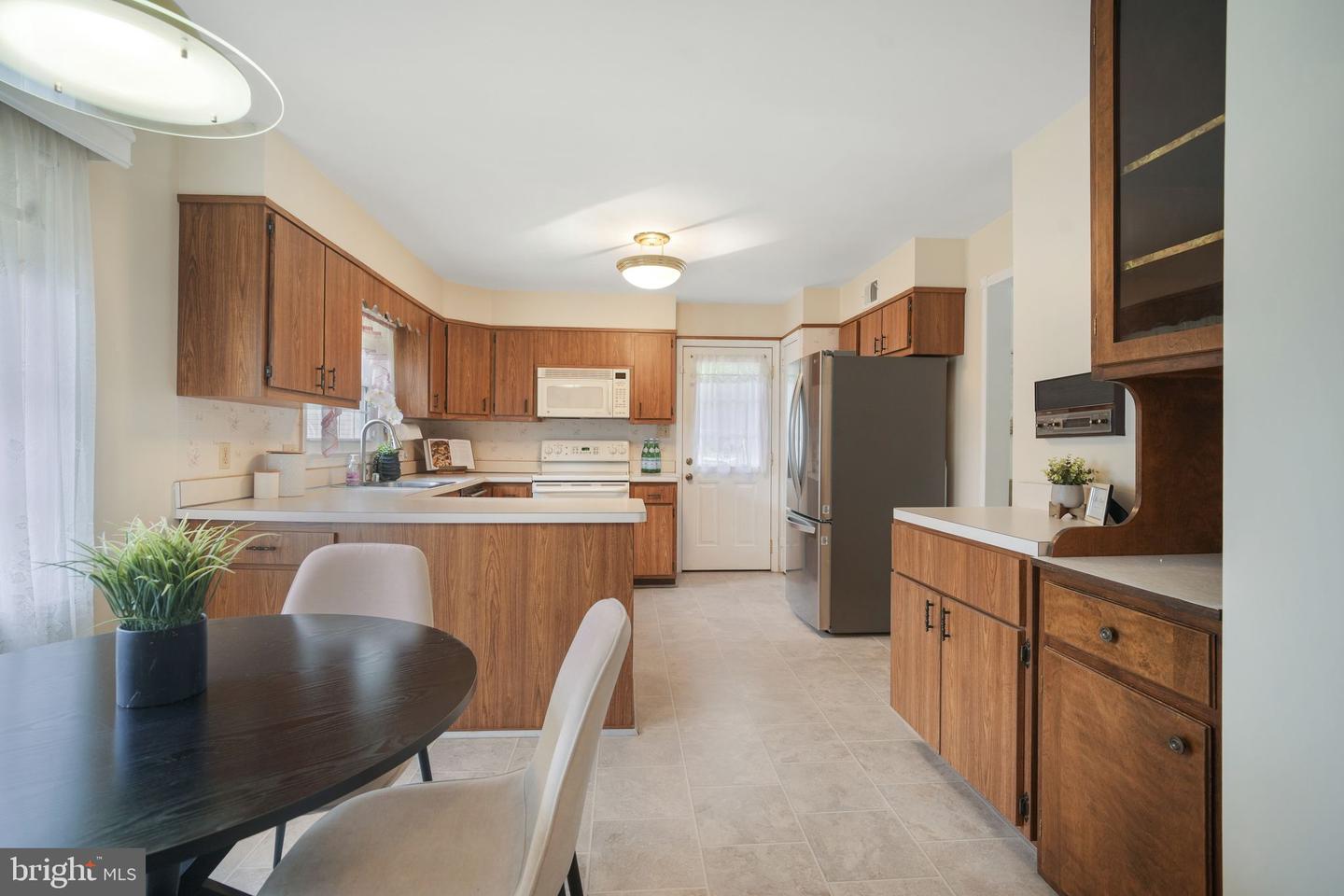 6801 LAMP POST LN, ALEXANDRIA, Virginia 22306, 4 Bedrooms Bedrooms, ,3 BathroomsBathrooms,Residential,For sale,6801 LAMP POST LN,VAFX2234576 MLS # VAFX2234576