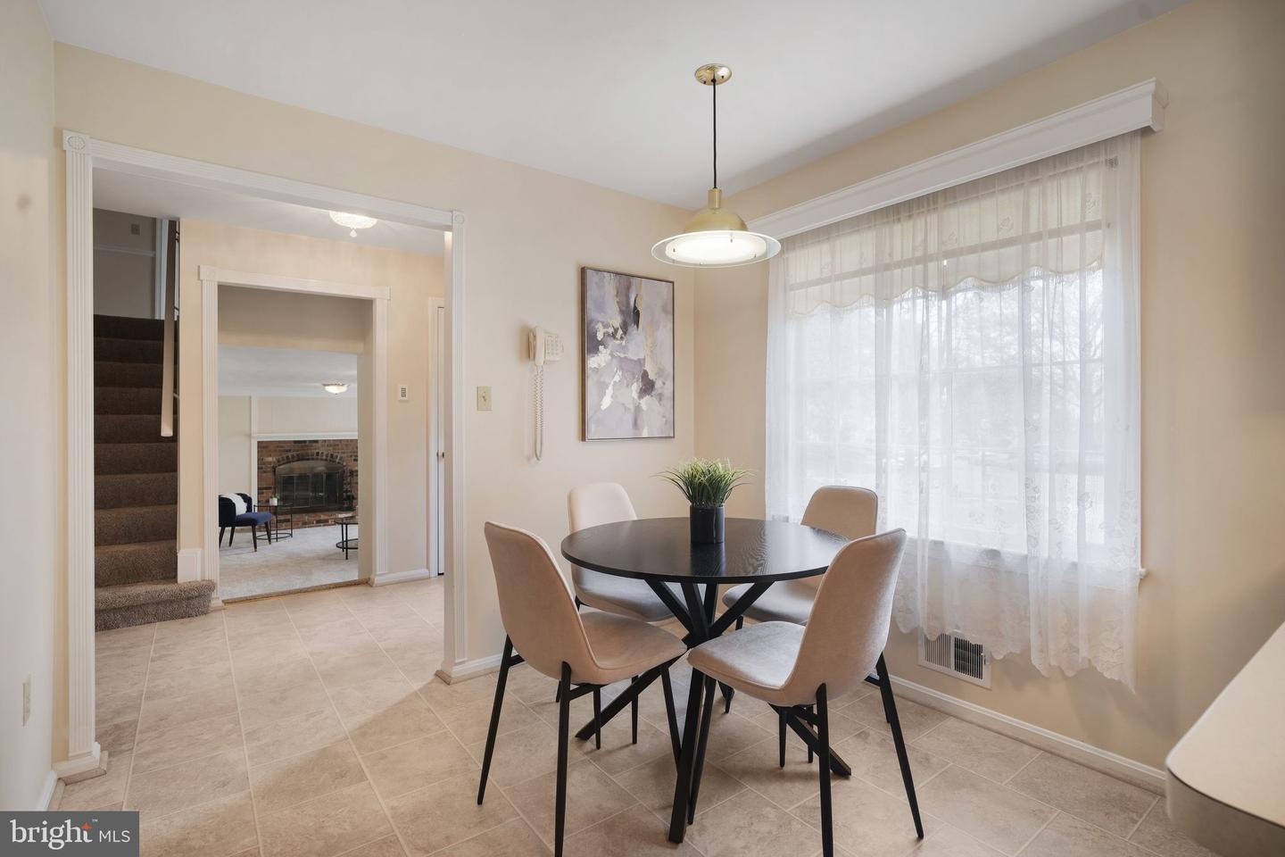 6801 LAMP POST LN, ALEXANDRIA, Virginia 22306, 4 Bedrooms Bedrooms, ,3 BathroomsBathrooms,Residential,For sale,6801 LAMP POST LN,VAFX2234576 MLS # VAFX2234576