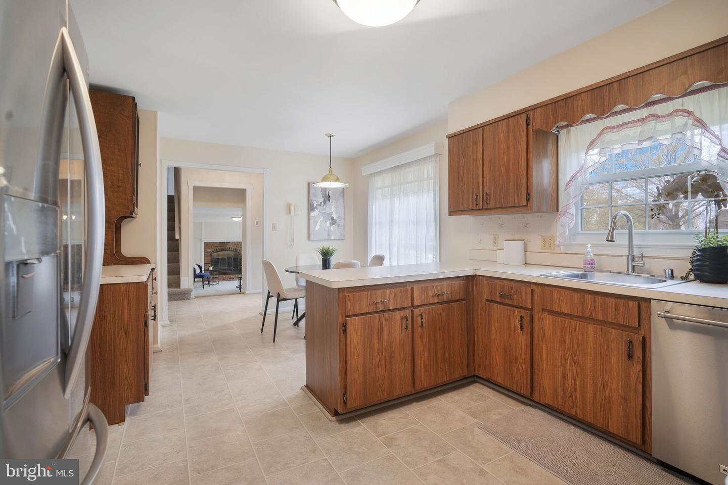 6801 LAMP POST LN, ALEXANDRIA, Virginia 22306, 4 Bedrooms Bedrooms, ,3 BathroomsBathrooms,Residential,For sale,6801 LAMP POST LN,VAFX2234576 MLS # VAFX2234576