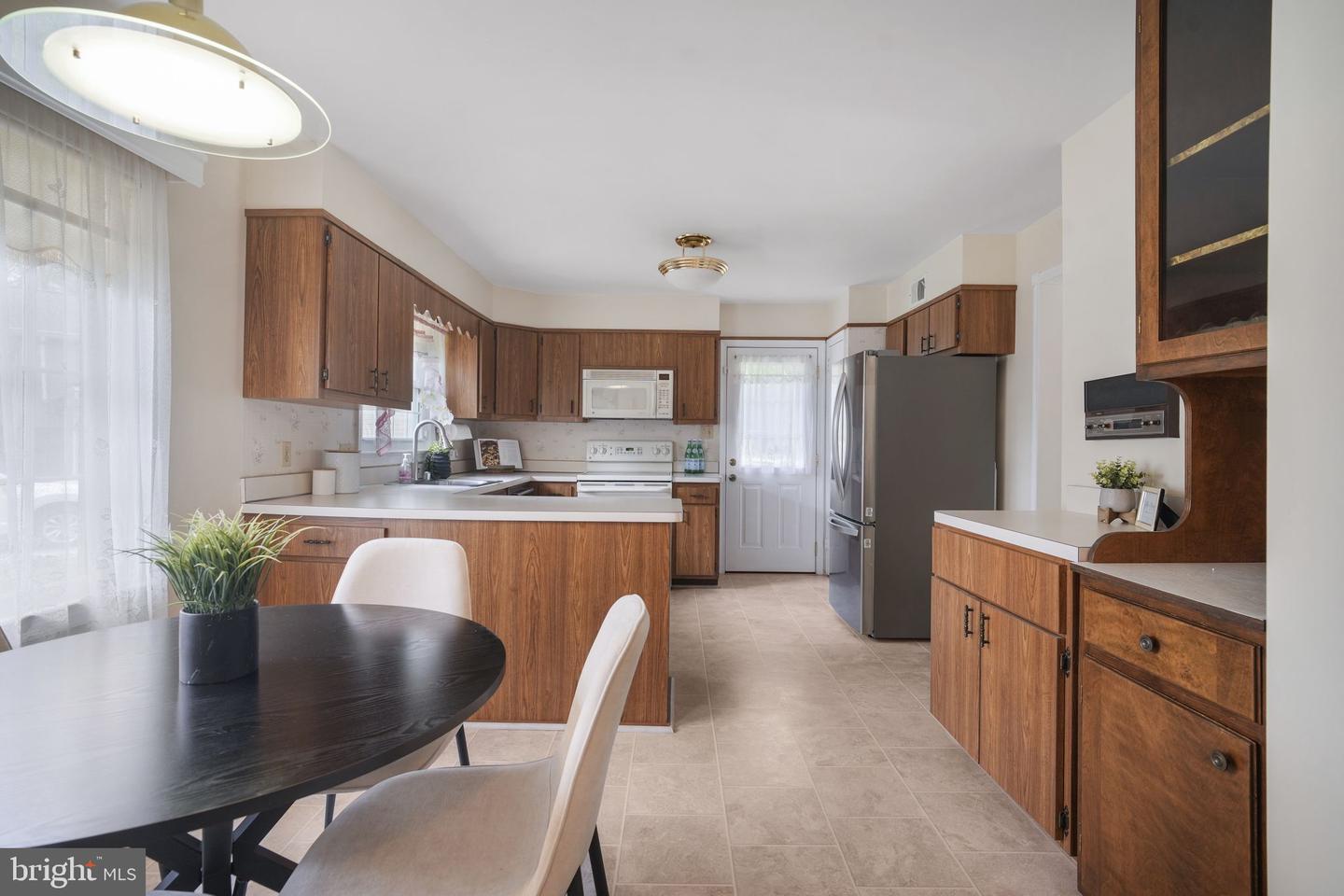 6801 LAMP POST LN, ALEXANDRIA, Virginia 22306, 4 Bedrooms Bedrooms, ,3 BathroomsBathrooms,Residential,For sale,6801 LAMP POST LN,VAFX2234576 MLS # VAFX2234576