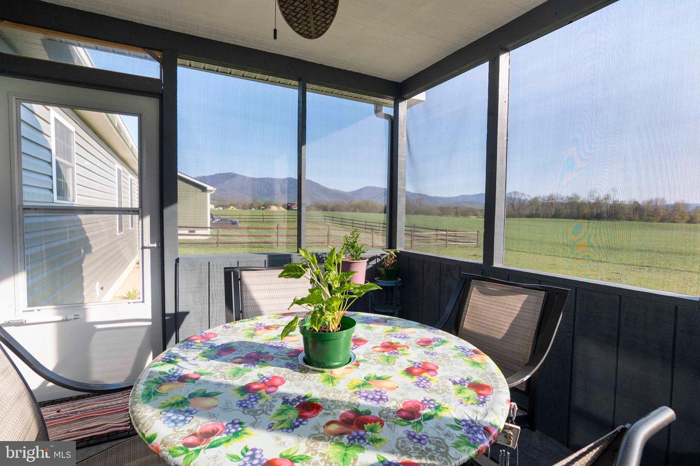 174 RESERVOIR AVE, LURAY, Virginia 22835, 3 Bedrooms Bedrooms, 6 Rooms Rooms,2 BathroomsBathrooms,Residential,For sale,174 RESERVOIR AVE,VAPA2004802 MLS # VAPA2004802