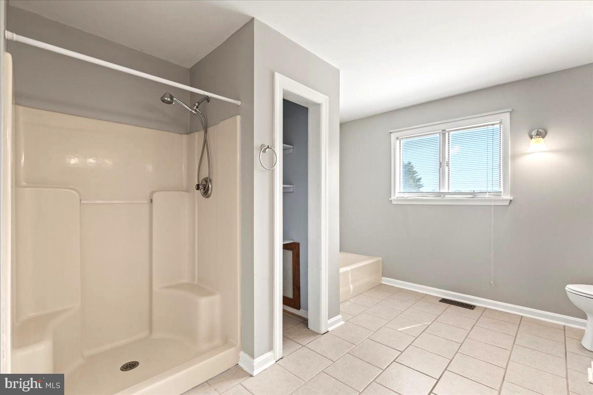 136 PORTER LN, MONTROSS, Virginia 22520, 5 Bedrooms Bedrooms, 13 Rooms Rooms,2 BathroomsBathrooms,Residential,For sale,136 PORTER LN,VAWE2008700 MLS # VAWE2008700