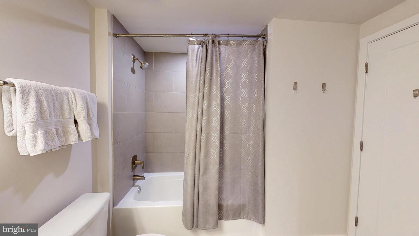 50 FLORIDA AVE NE #412, WASHINGTON, District Of Columbia 20002, 1 Bedroom Bedrooms, ,1 BathroomBathrooms,Residential,For sale,50 FLORIDA AVE NE #412,DCDC2195954 MLS # DCDC2195954