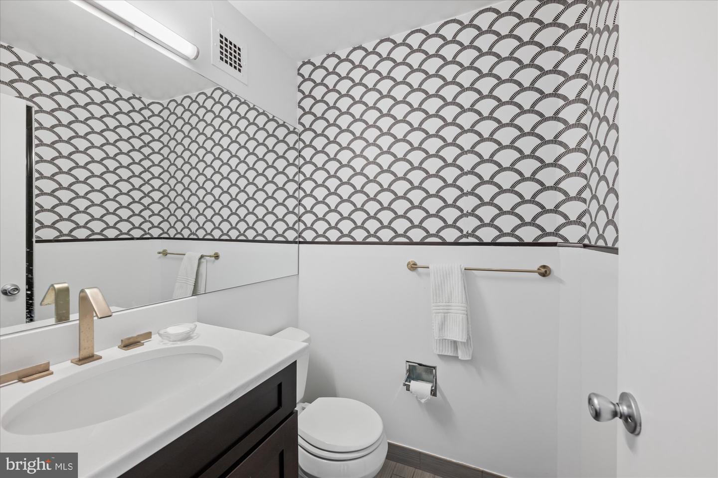 4740 CONNECTICUT AVE NW #805, WASHINGTON, District Of Columbia 20008, 2 Bedrooms Bedrooms, ,2 BathroomsBathrooms,Residential,For sale,4740 CONNECTICUT AVE NW #805,DCDC2195848 MLS # DCDC2195848
