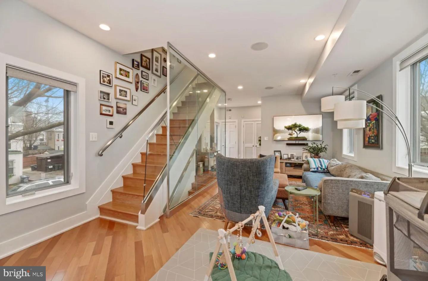 915 3RD ST NE #2, WASHINGTON, District Of Columbia 20002, 3 Bedrooms Bedrooms, ,3 BathroomsBathrooms,Residential,For sale,915 3RD ST NE #2,DCDC2195984 MLS # DCDC2195984