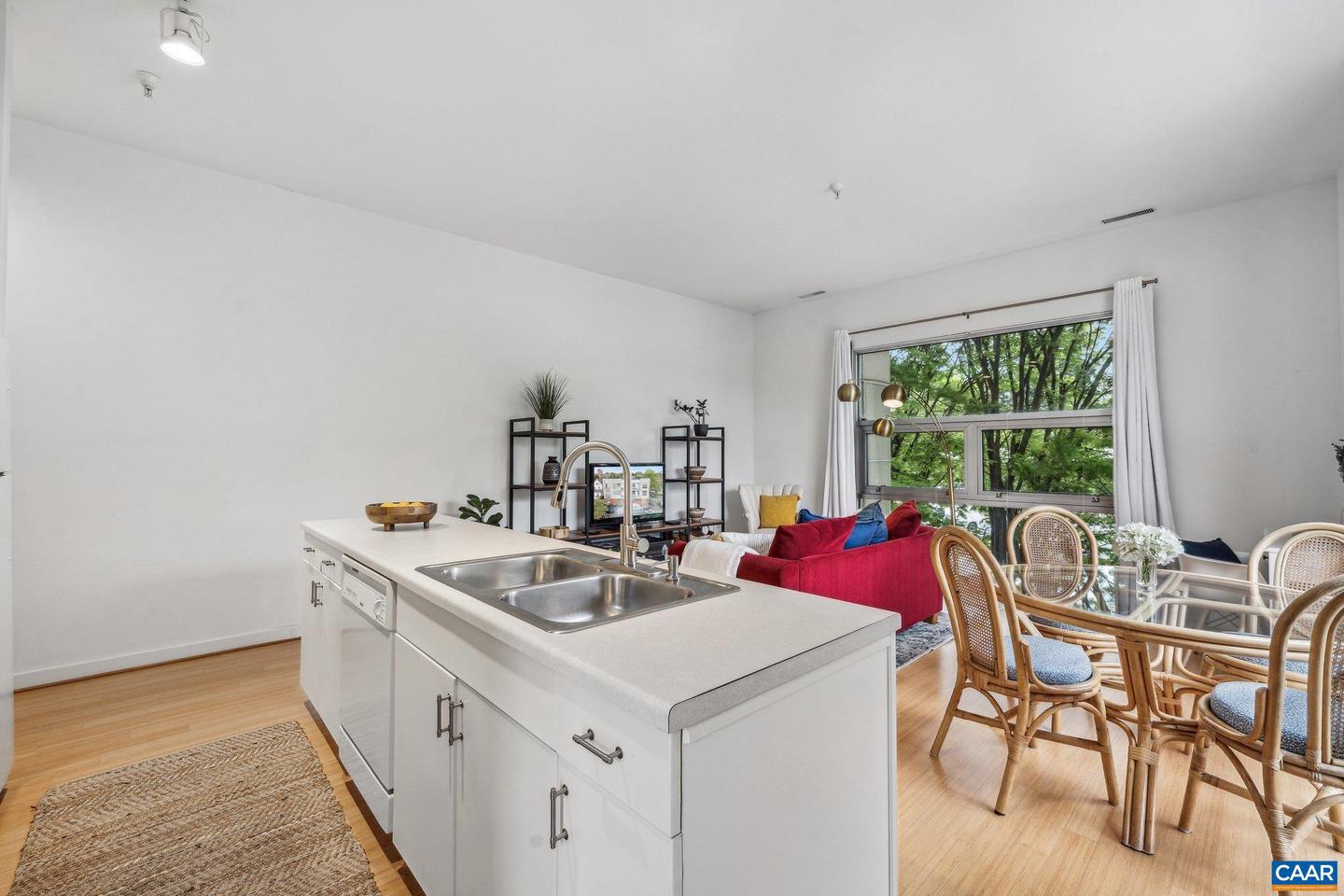 820 E HIGH ST #1, CHARLOTTESVILLE, Virginia 22902, 1 Bedroom Bedrooms, ,1 BathroomBathrooms,Residential,For sale,820 E HIGH ST #1,663370 MLS # 663370
