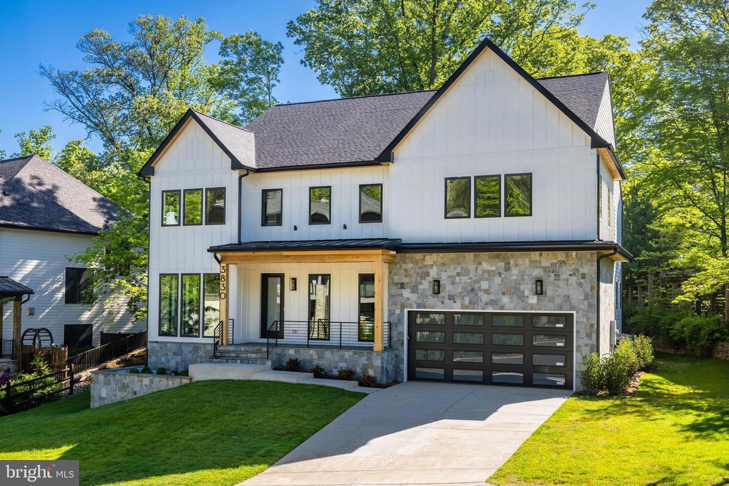 3830 30TH RD N, ARLINGTON, Virginia 22207, 6 Bedrooms Bedrooms, ,6 BathroomsBathrooms,Residential,For sale,3830 30TH RD N,VAAR2056186 MLS # VAAR2056186
