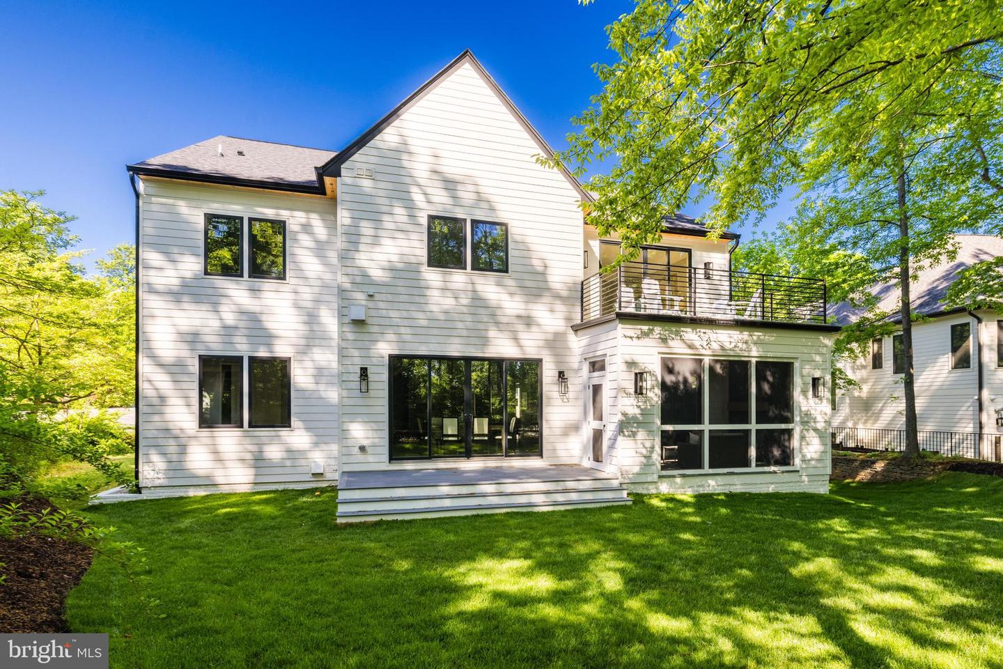 3830 30TH RD N, ARLINGTON, Virginia 22207, 6 Bedrooms Bedrooms, ,6 BathroomsBathrooms,Residential,For sale,3830 30TH RD N,VAAR2056186 MLS # VAAR2056186