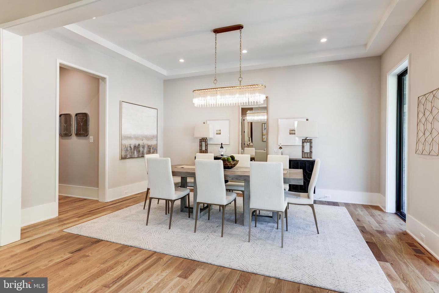 3830 30TH RD N, ARLINGTON, Virginia 22207, 6 Bedrooms Bedrooms, ,6 BathroomsBathrooms,Residential,For sale,3830 30TH RD N,VAAR2056186 MLS # VAAR2056186