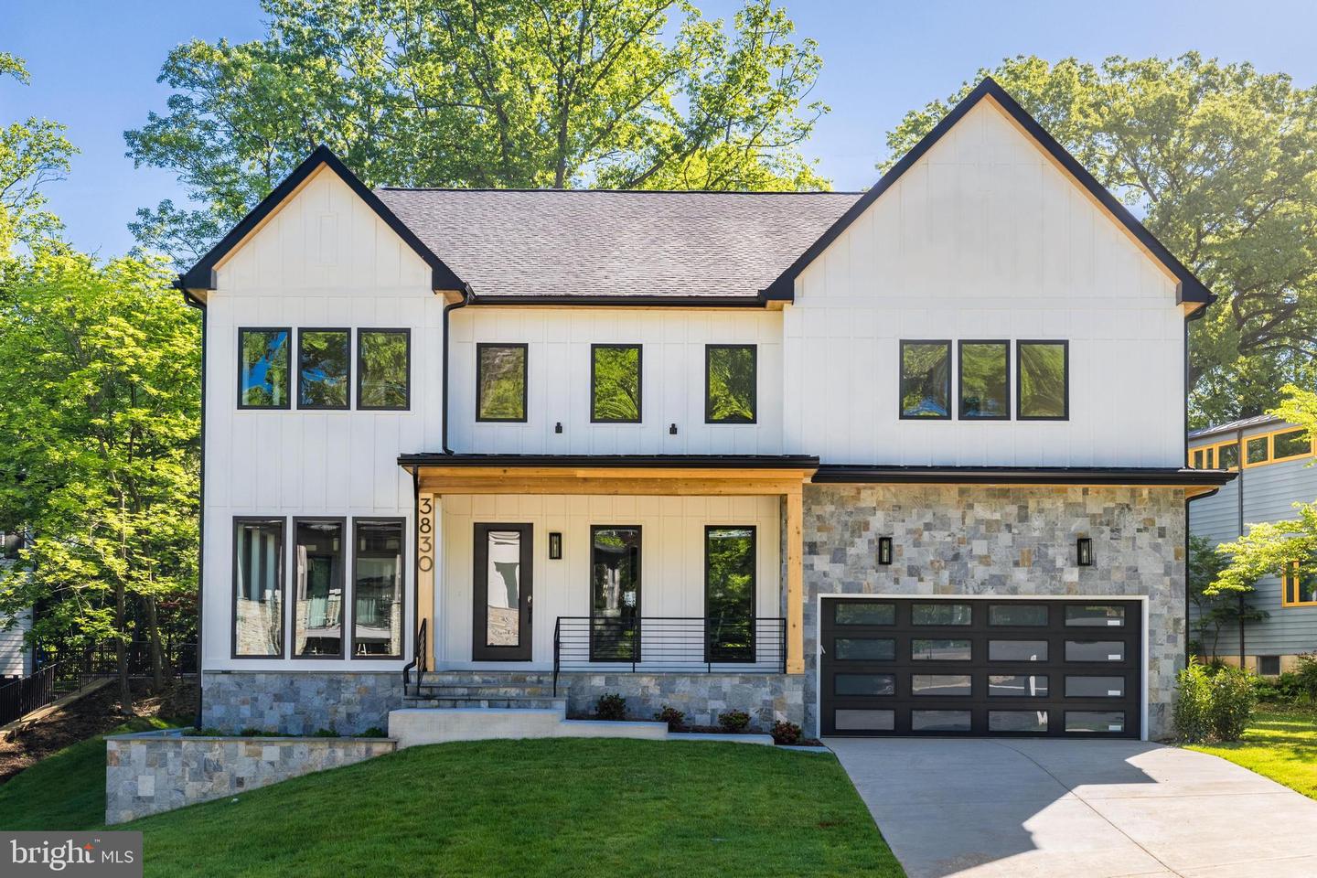 3830 30TH RD N, ARLINGTON, Virginia 22207, 6 Bedrooms Bedrooms, ,6 BathroomsBathrooms,Residential,For sale,3830 30TH RD N,VAAR2056186 MLS # VAAR2056186