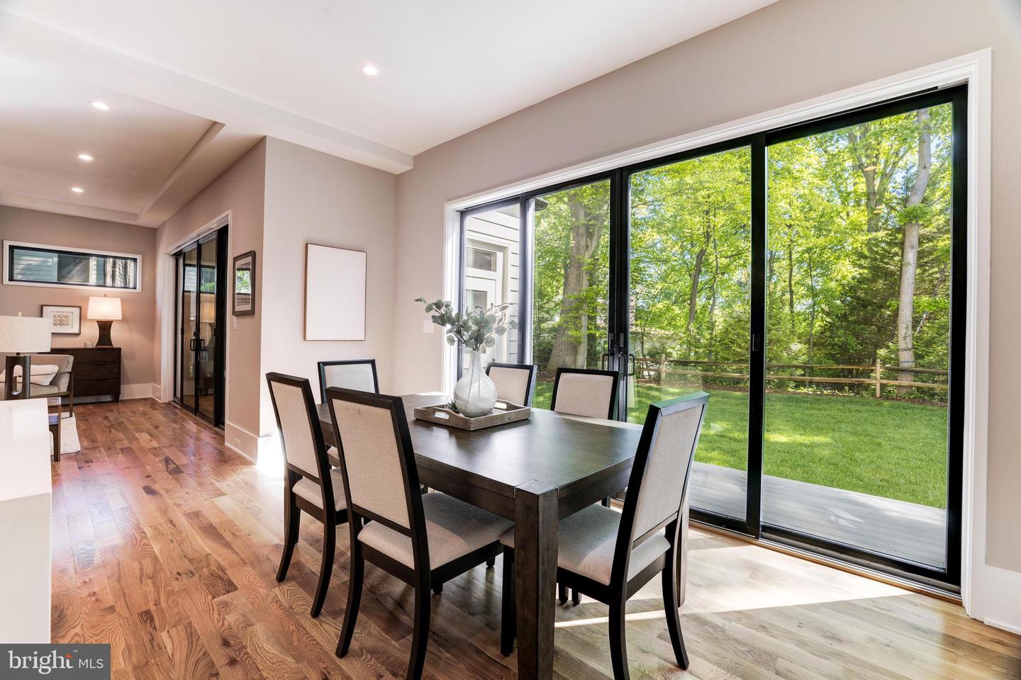 3830 30TH RD N, ARLINGTON, Virginia 22207, 6 Bedrooms Bedrooms, ,6 BathroomsBathrooms,Residential,For sale,3830 30TH RD N,VAAR2056186 MLS # VAAR2056186