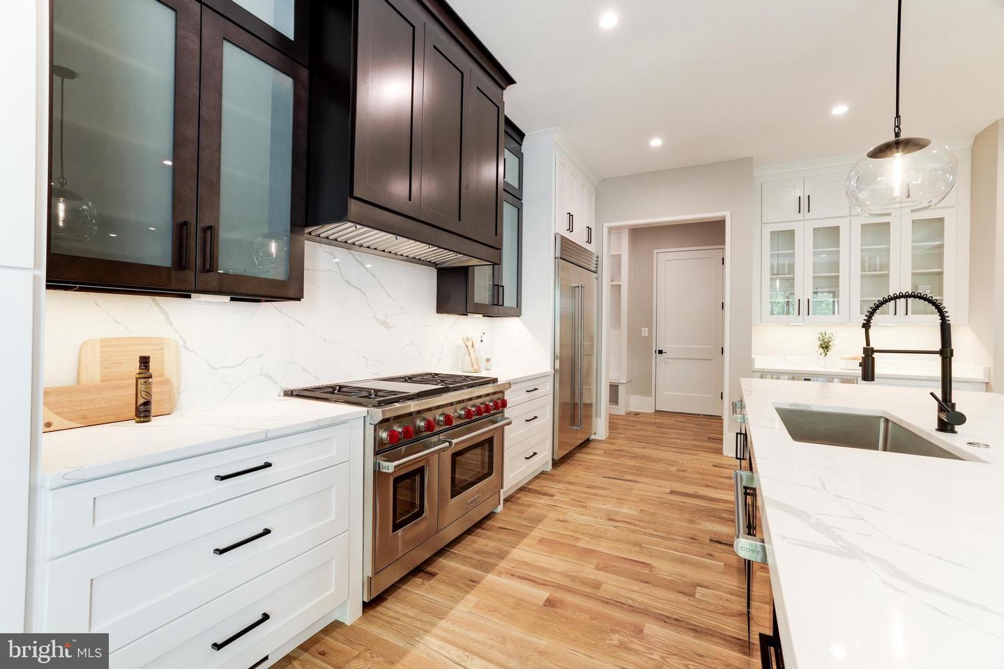 3830 30TH RD N, ARLINGTON, Virginia 22207, 6 Bedrooms Bedrooms, ,6 BathroomsBathrooms,Residential,For sale,3830 30TH RD N,VAAR2056186 MLS # VAAR2056186