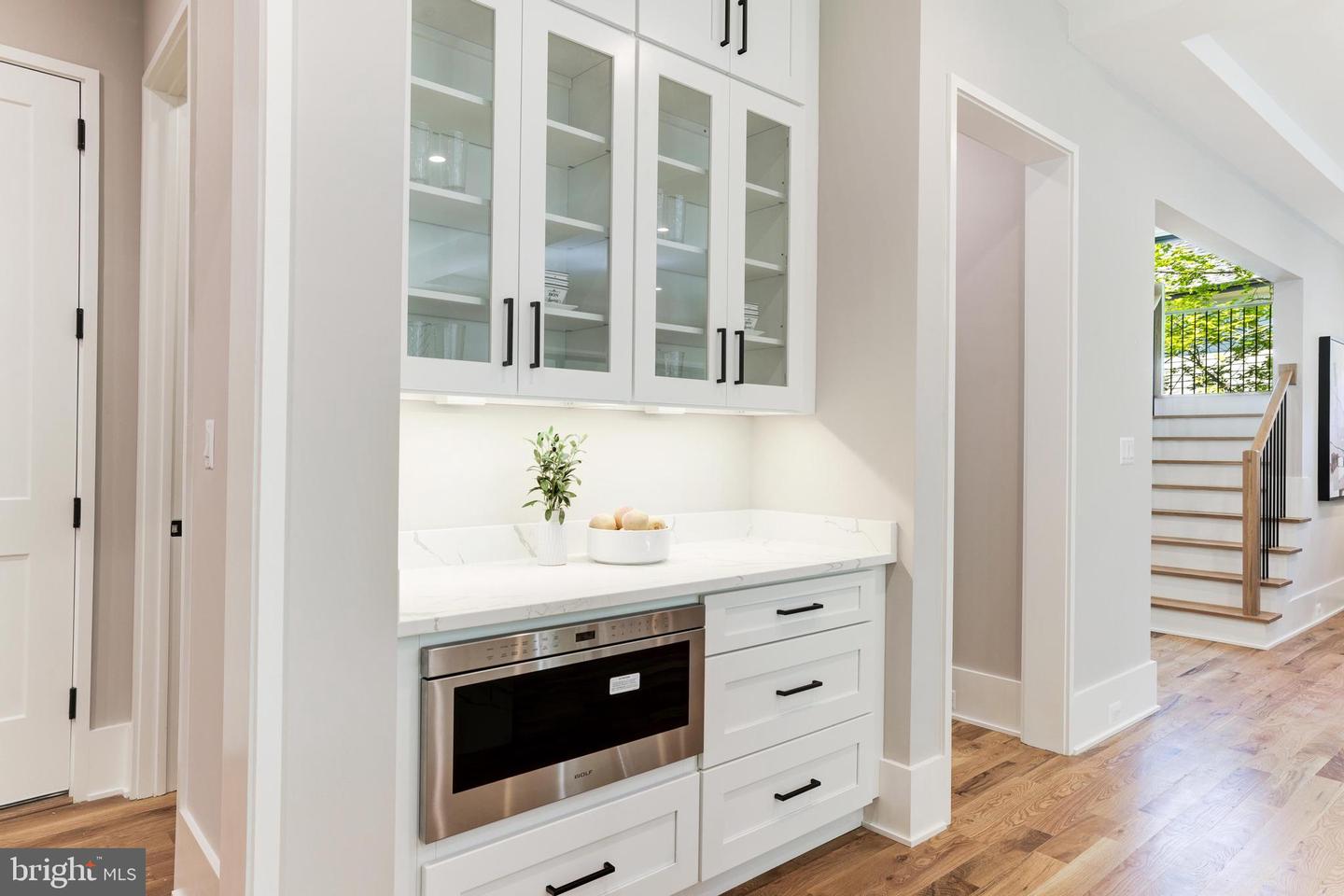 3830 30TH RD N, ARLINGTON, Virginia 22207, 6 Bedrooms Bedrooms, ,6 BathroomsBathrooms,Residential,For sale,3830 30TH RD N,VAAR2056186 MLS # VAAR2056186