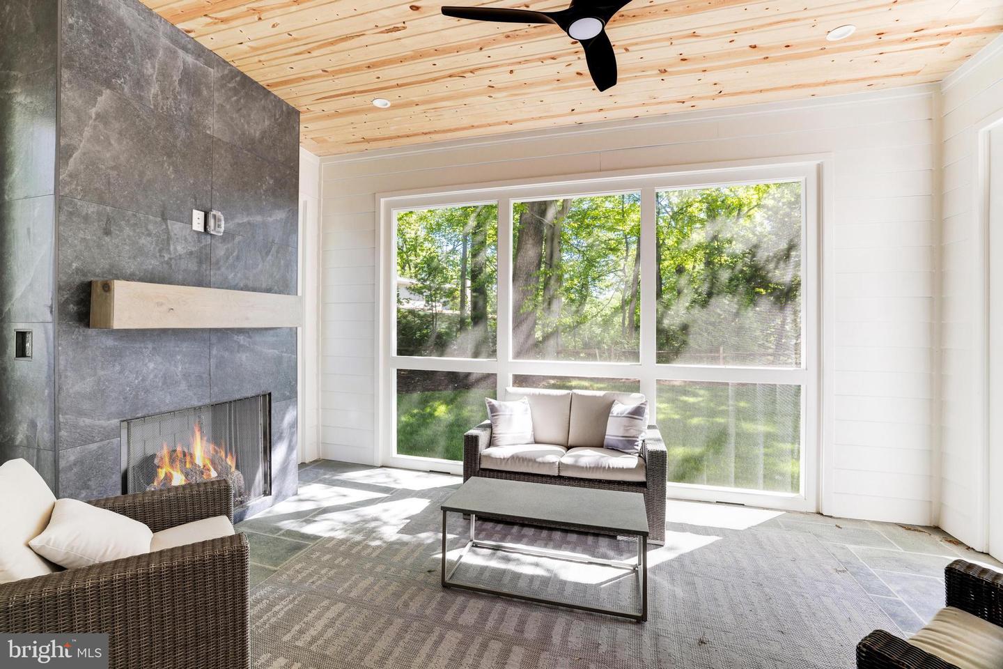 3830 30TH RD N, ARLINGTON, Virginia 22207, 6 Bedrooms Bedrooms, ,6 BathroomsBathrooms,Residential,For sale,3830 30TH RD N,VAAR2056186 MLS # VAAR2056186