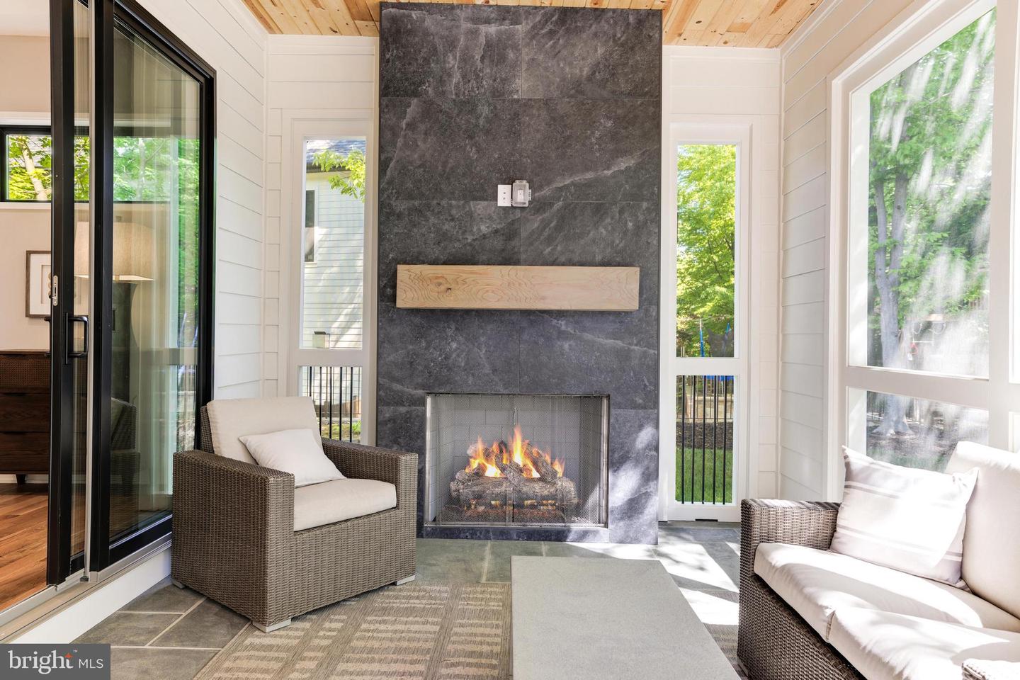 3830 30TH RD N, ARLINGTON, Virginia 22207, 6 Bedrooms Bedrooms, ,6 BathroomsBathrooms,Residential,For sale,3830 30TH RD N,VAAR2056186 MLS # VAAR2056186