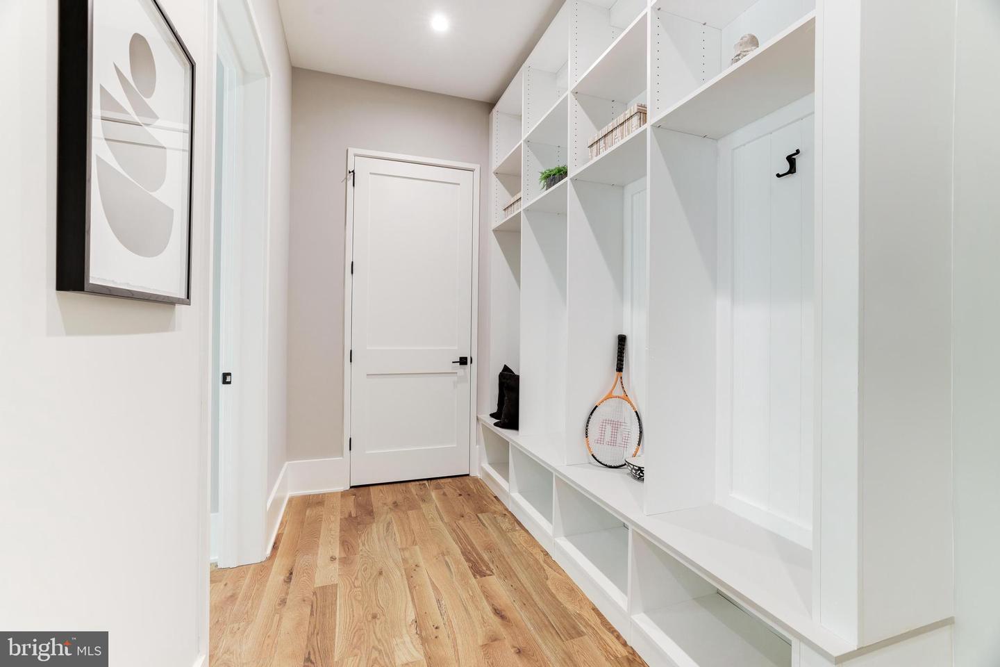 3830 30TH RD N, ARLINGTON, Virginia 22207, 6 Bedrooms Bedrooms, ,6 BathroomsBathrooms,Residential,For sale,3830 30TH RD N,VAAR2056186 MLS # VAAR2056186