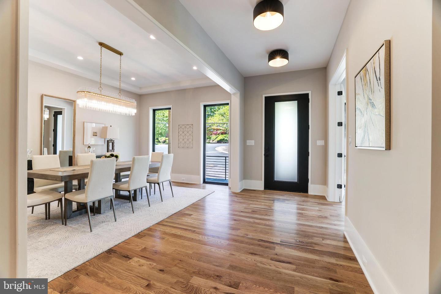 3830 30TH RD N, ARLINGTON, Virginia 22207, 6 Bedrooms Bedrooms, ,6 BathroomsBathrooms,Residential,For sale,3830 30TH RD N,VAAR2056186 MLS # VAAR2056186