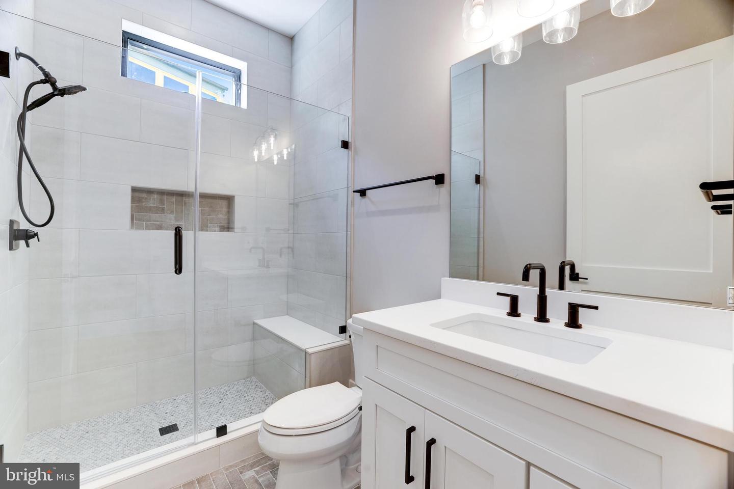 3830 30TH RD N, ARLINGTON, Virginia 22207, 6 Bedrooms Bedrooms, ,6 BathroomsBathrooms,Residential,For sale,3830 30TH RD N,VAAR2056186 MLS # VAAR2056186