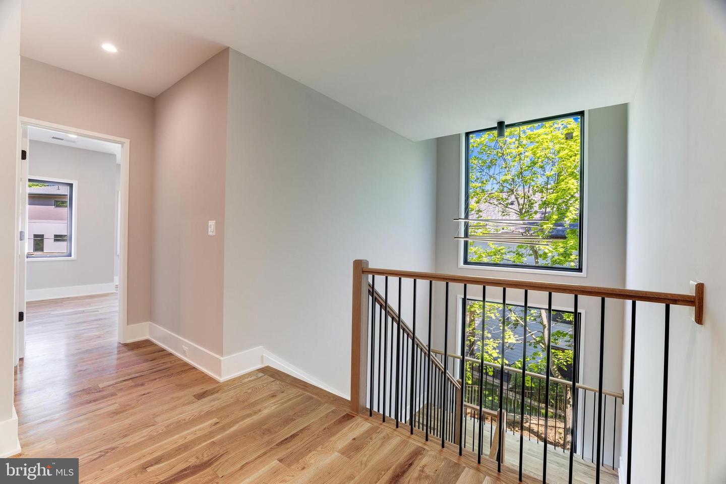 3830 30TH RD N, ARLINGTON, Virginia 22207, 6 Bedrooms Bedrooms, ,6 BathroomsBathrooms,Residential,For sale,3830 30TH RD N,VAAR2056186 MLS # VAAR2056186