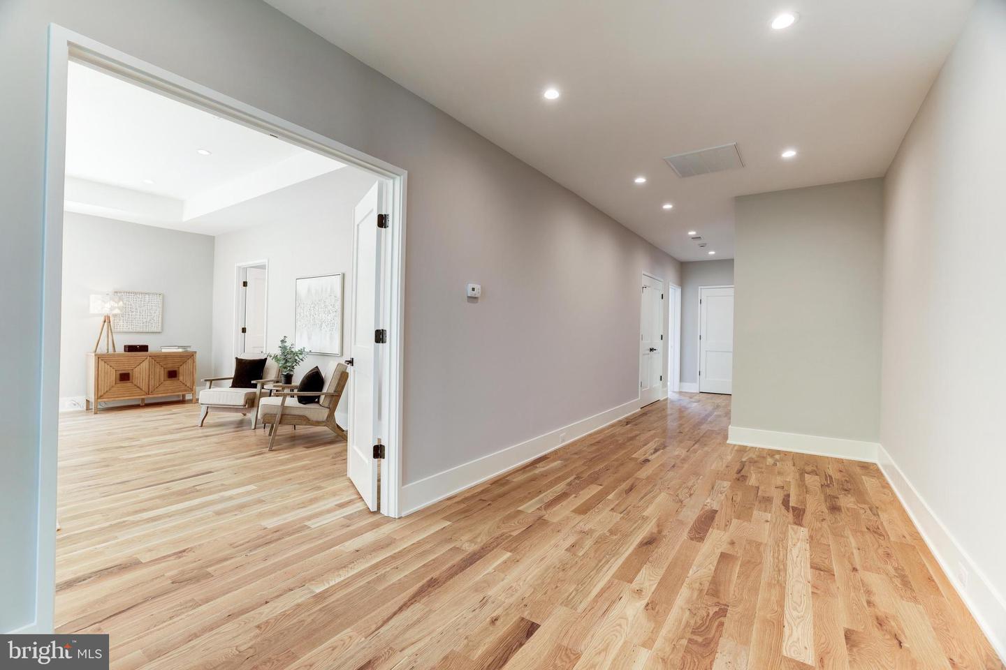 3830 30TH RD N, ARLINGTON, Virginia 22207, 6 Bedrooms Bedrooms, ,6 BathroomsBathrooms,Residential,For sale,3830 30TH RD N,VAAR2056186 MLS # VAAR2056186
