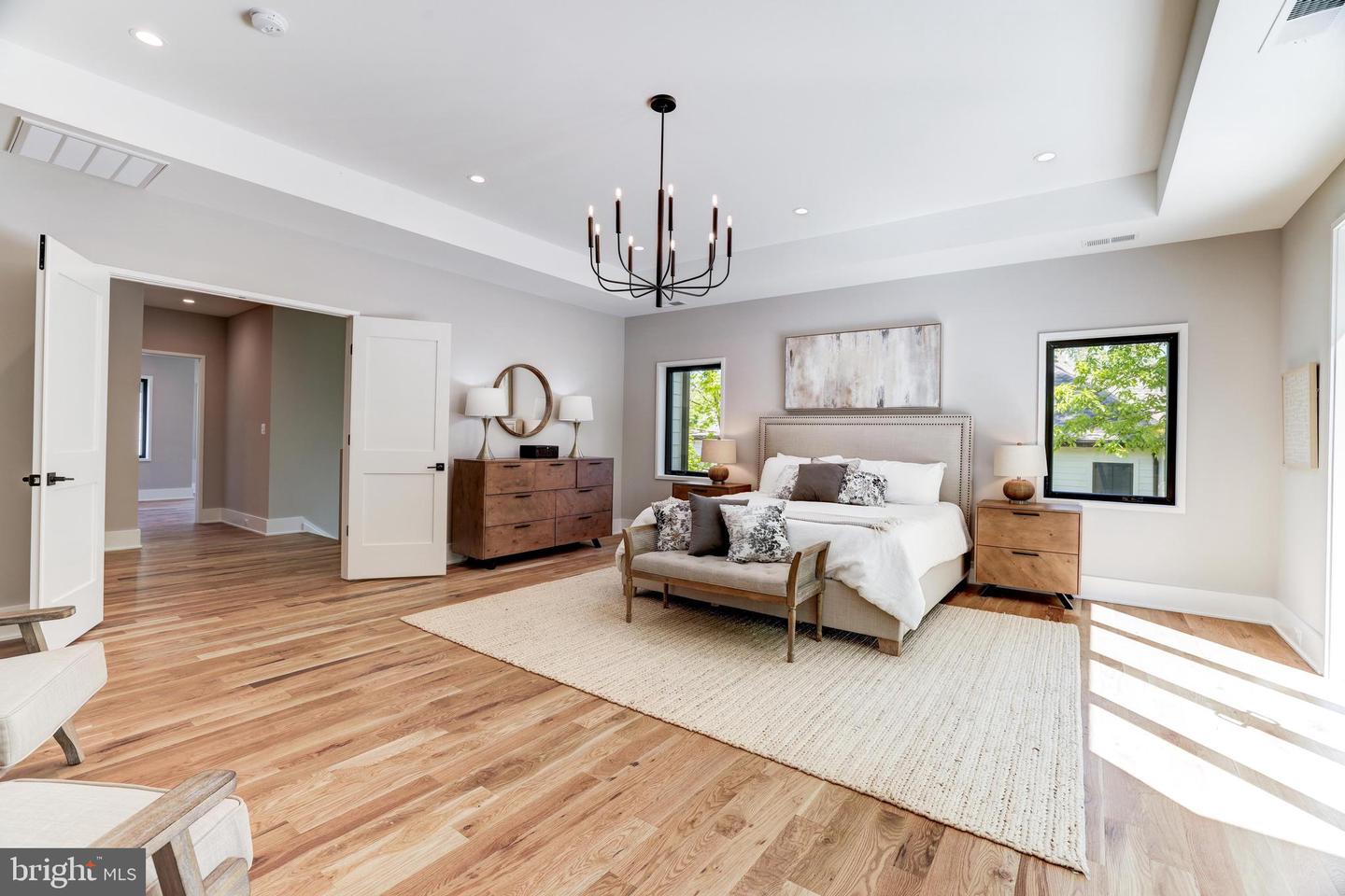 3830 30TH RD N, ARLINGTON, Virginia 22207, 6 Bedrooms Bedrooms, ,6 BathroomsBathrooms,Residential,For sale,3830 30TH RD N,VAAR2056186 MLS # VAAR2056186